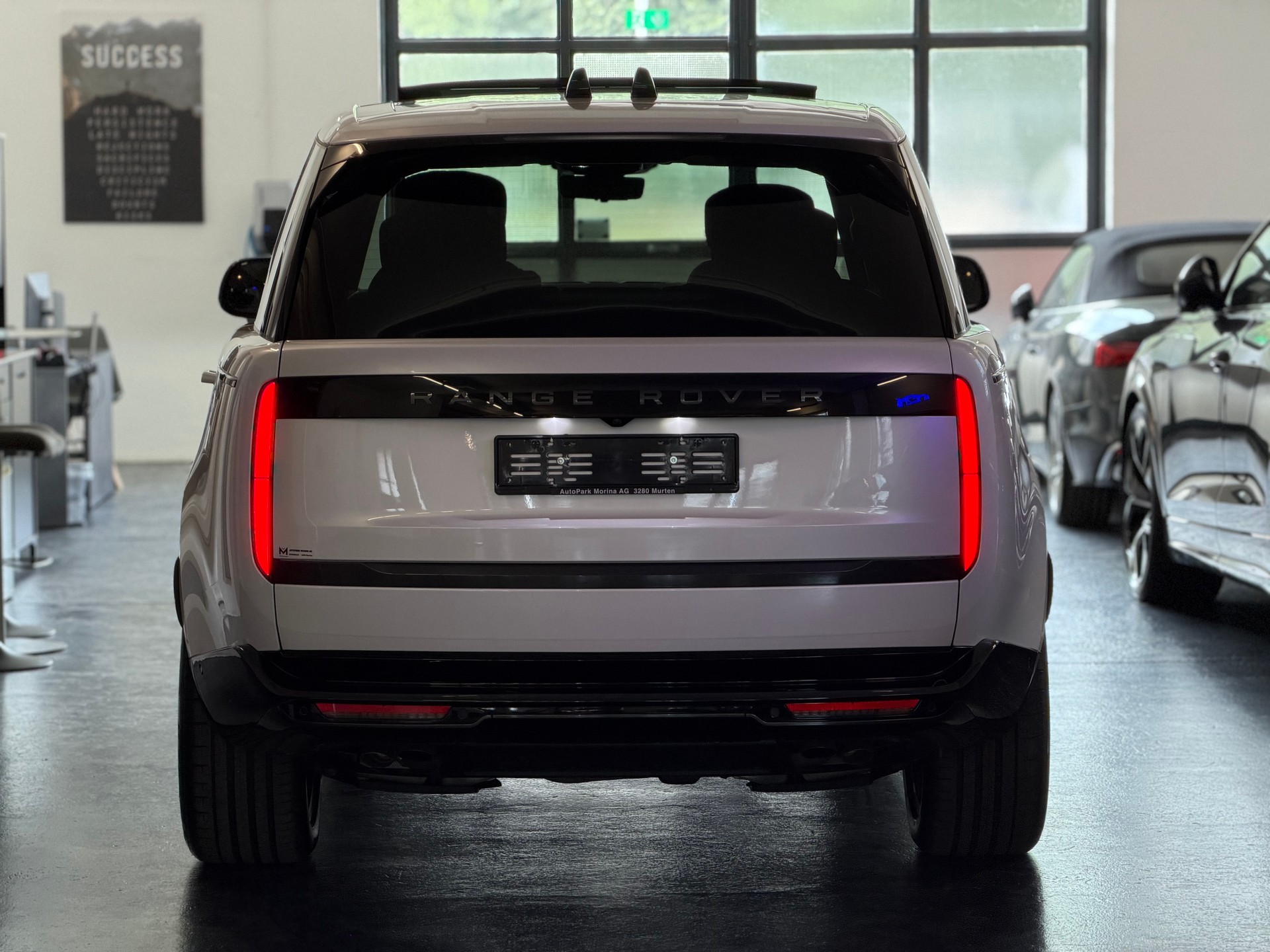 LAND ROVER Range Rover LWB SV P530 4.4 V8 Autobiography Automatic-image-11