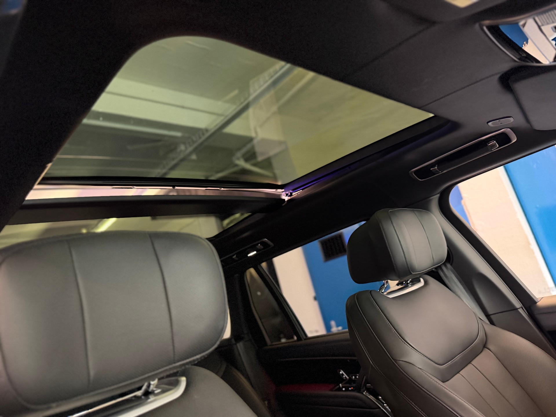 LAND ROVER Range Rover LWB SV P530 4.4 V8 Autobiography Automatic-image-23