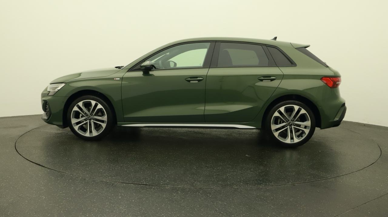 AUDI A3 Sportback TFSI 110 kW S line S tronic-image-1