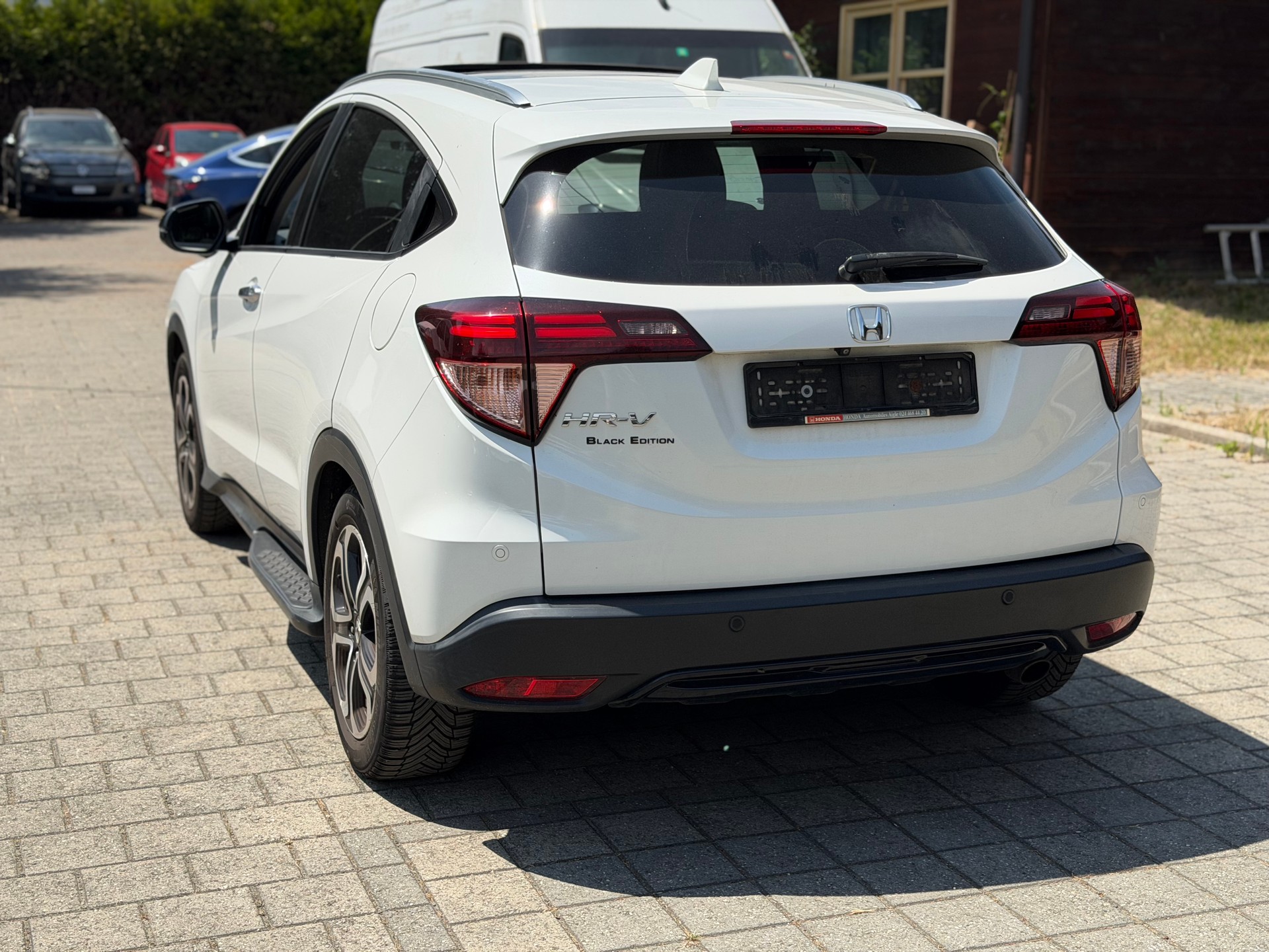 HONDA HR-V 1.5i-VTEC Executive CVT-image-4