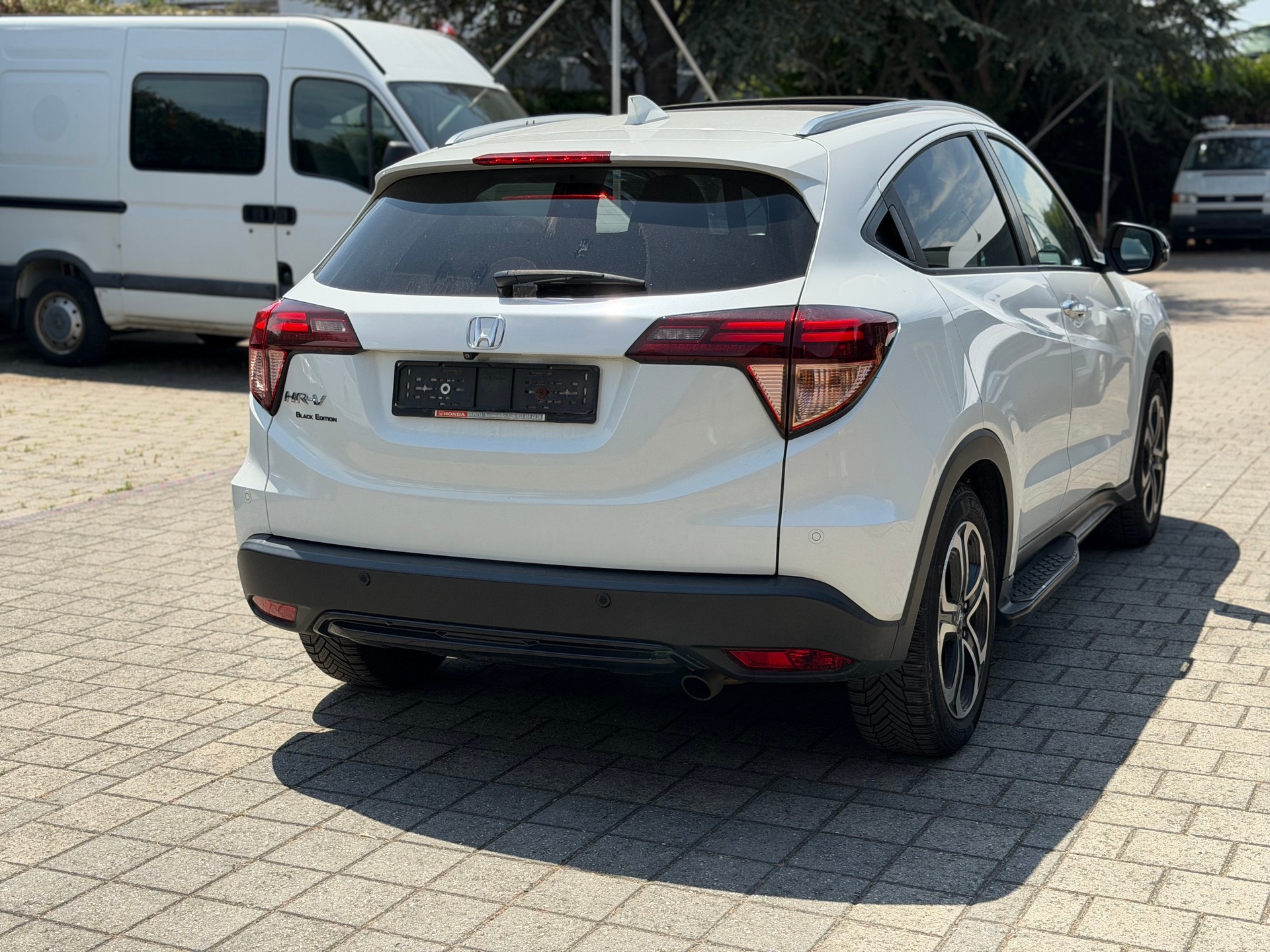 HONDA HR-V 1.5i-VTEC Executive CVT-image-3