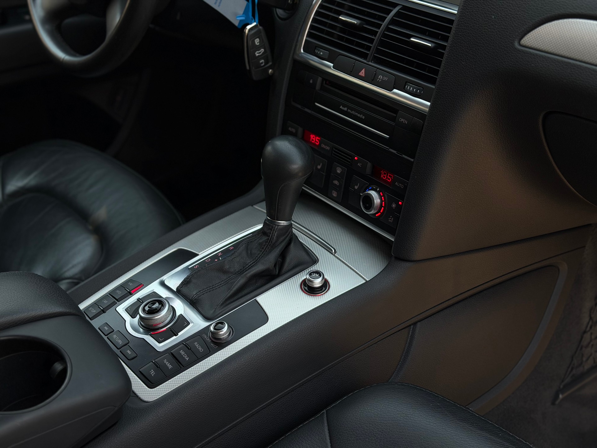 AUDI Q7 3.0 TDI addBlue quattro tiptronic-image-16