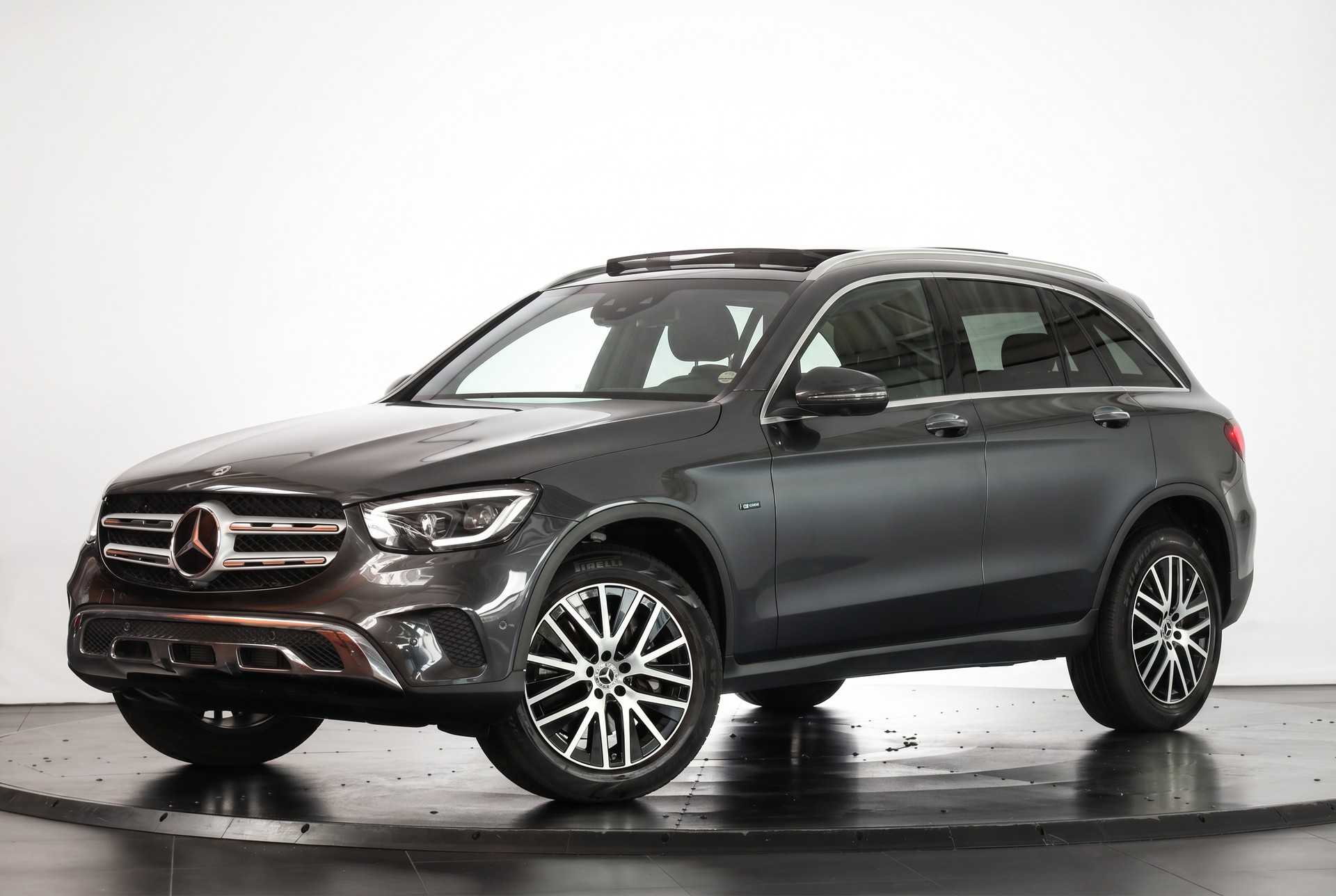 MERCEDES-BENZ GLC 300 de Off-Road 4Matic 9G-Tronic-image-4