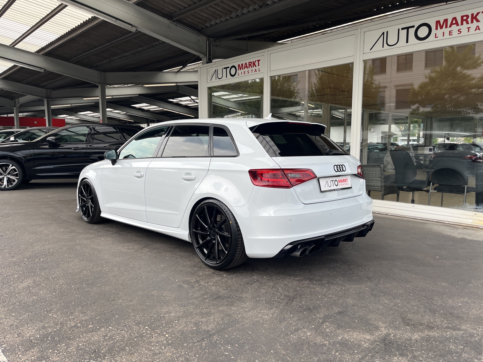 AUDI S3 Sportback 2.0 TFSI quattro S-tronic-image-2