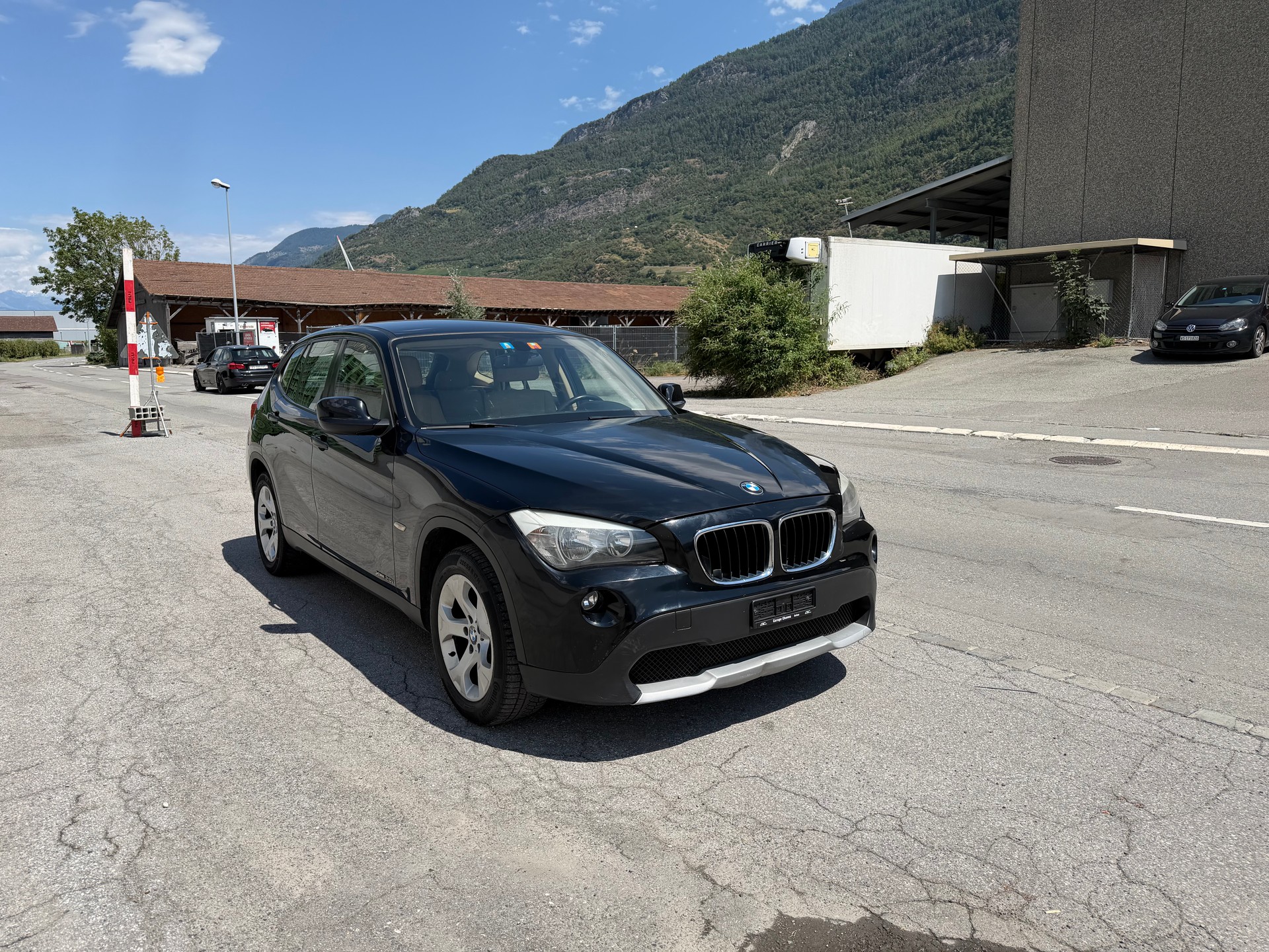BMW X1 xDrive 20i Steptronic-image-4