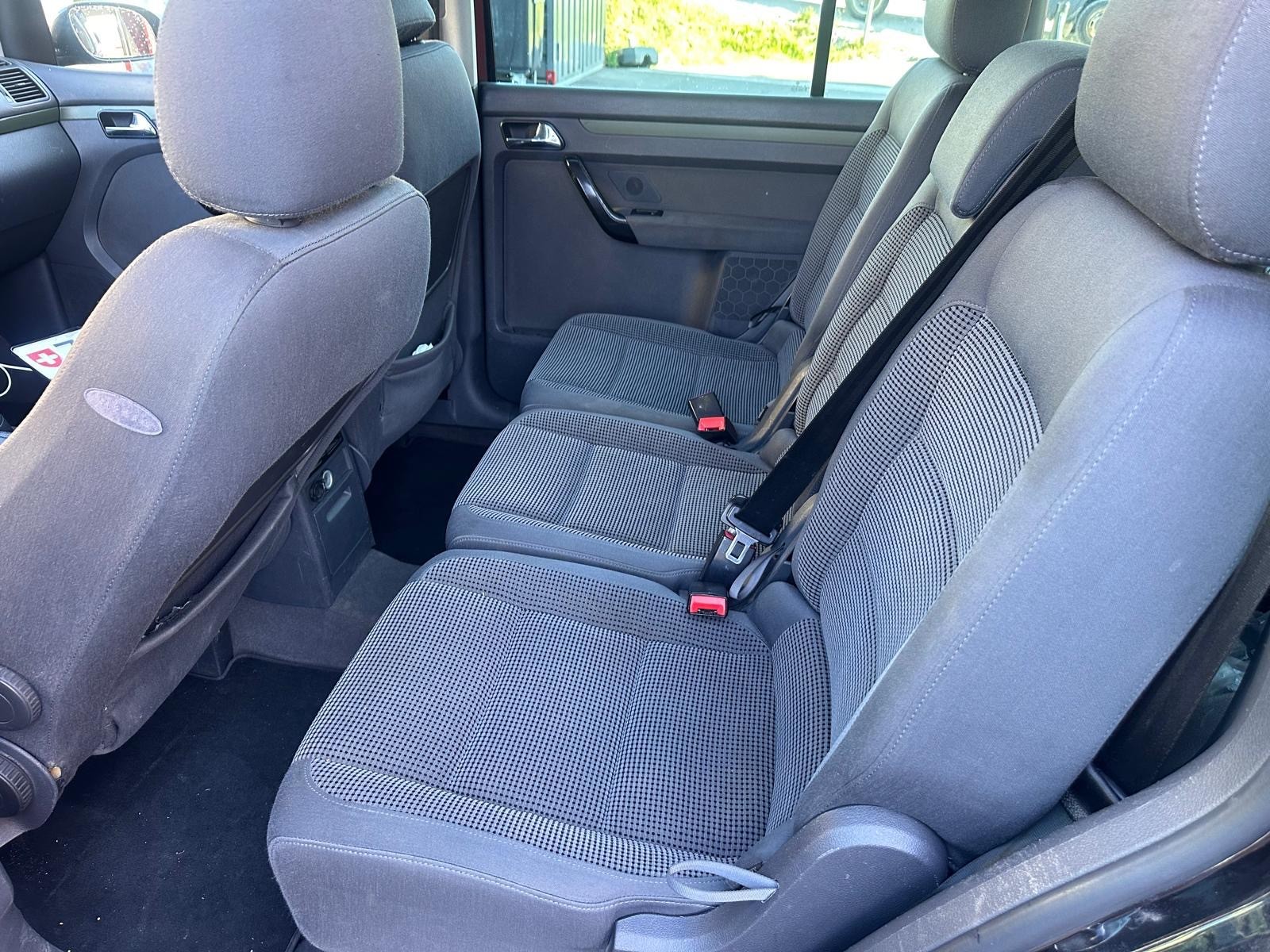 VW Touran 1.6 FSI-image-5