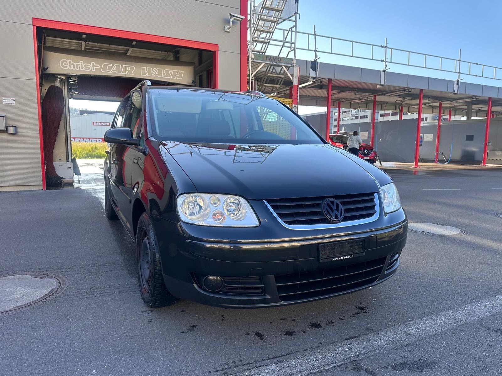 VW Touran 1.6 FSI-image-1