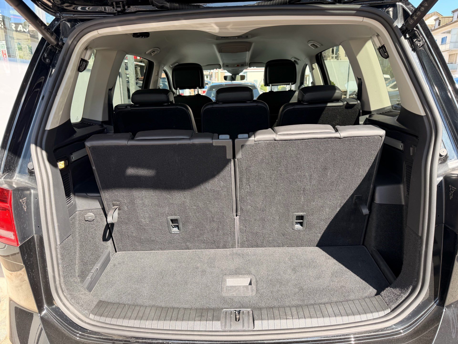 VW Touran 1.5 TSI 150PS GOAL *** FAMILIENAUTO MIT 4 JAHRE WERKSGARANTIE ***-image-29