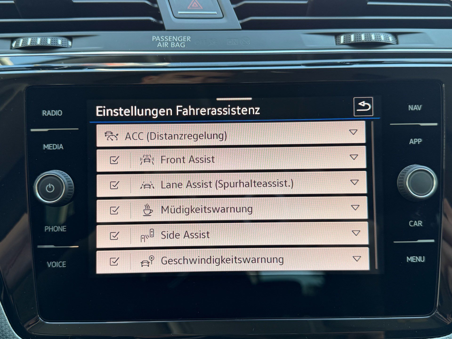 VW Touran 1.5 TSI 150PS GOAL *** FAMILIENAUTO MIT 4 JAHRE WERKSGARANTIE ***-image-16