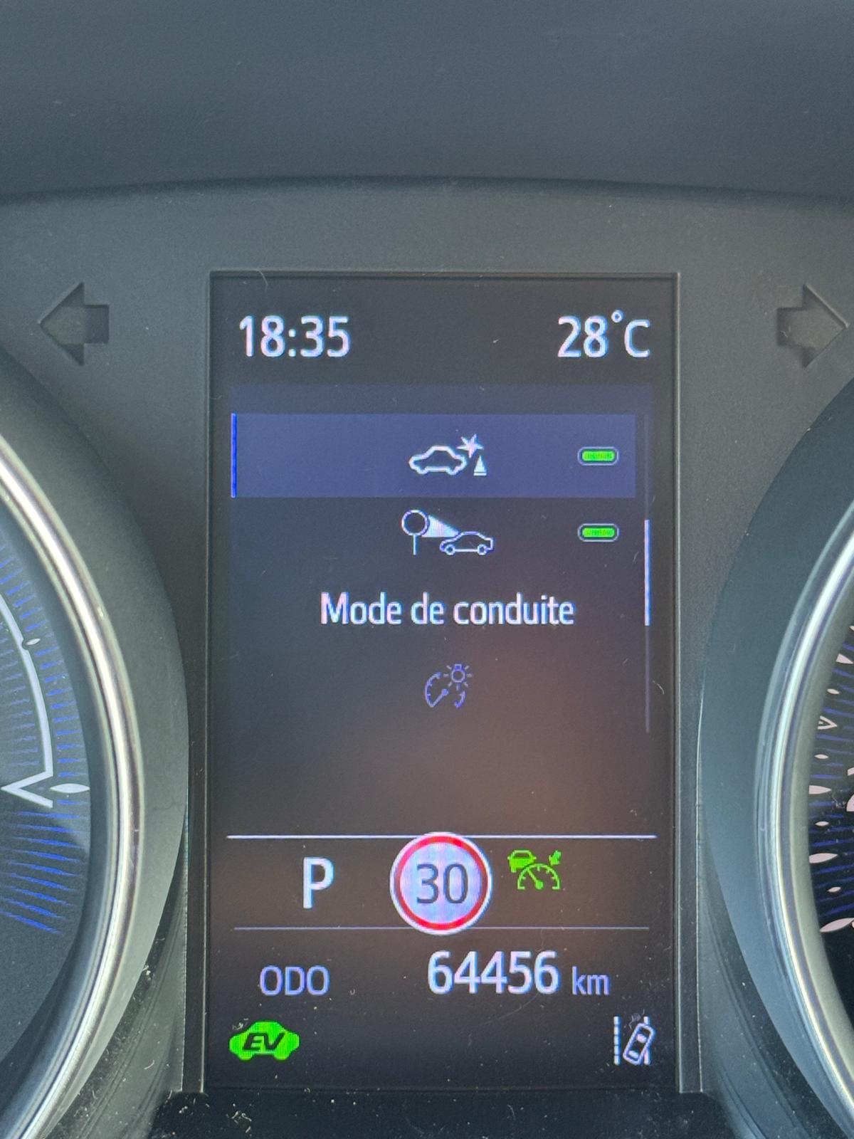 TOYOTA C-HR 1.8 HSD CVT Trend-image-19