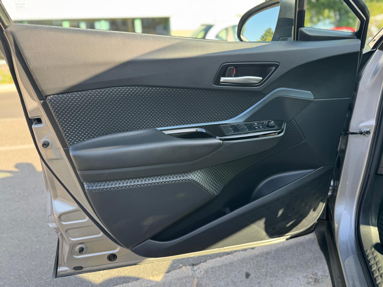 TOYOTA C-HR 1.8 HSD CVT Trend-image-11