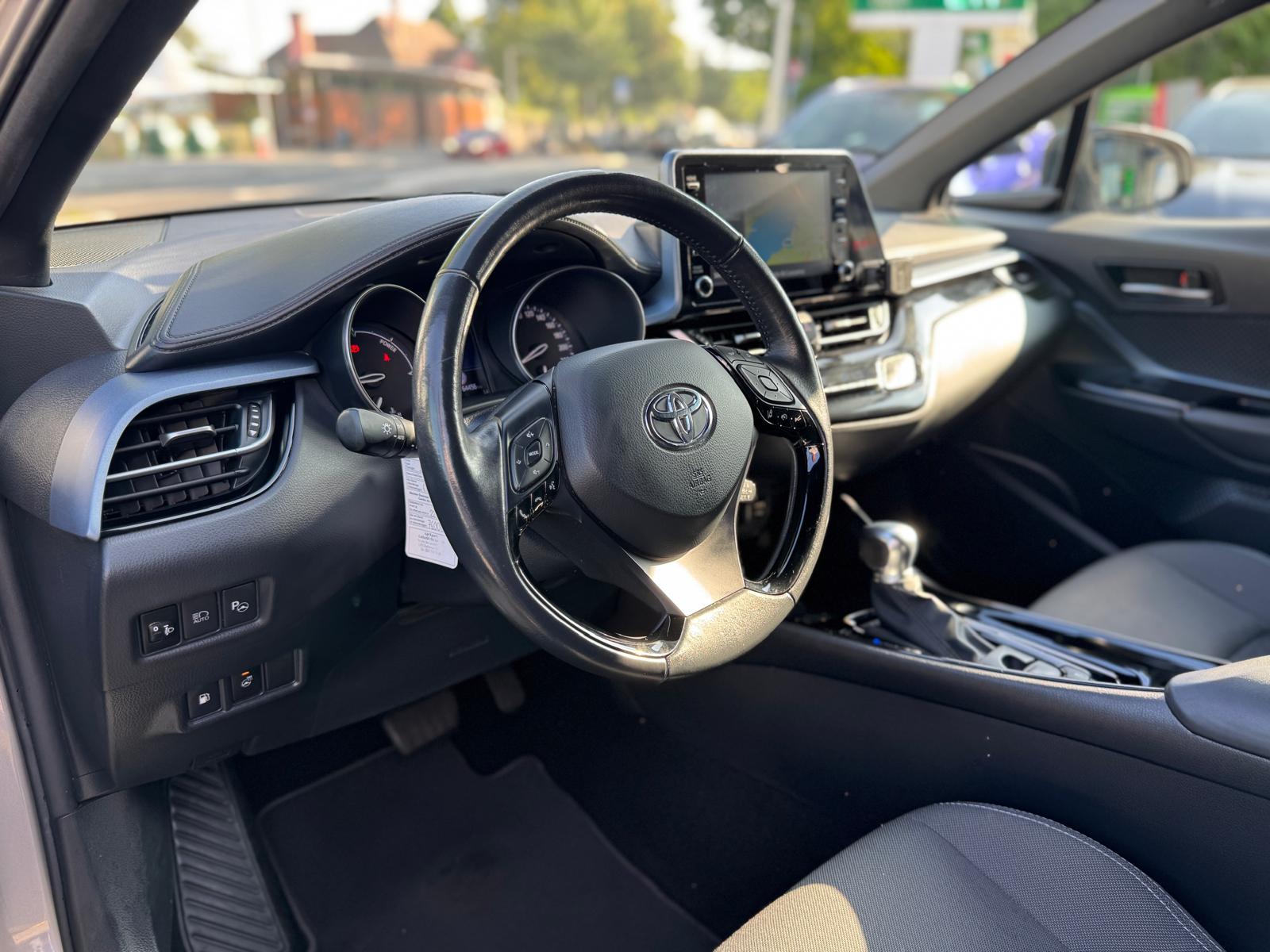 TOYOTA C-HR 1.8 HSD CVT Trend-image-8