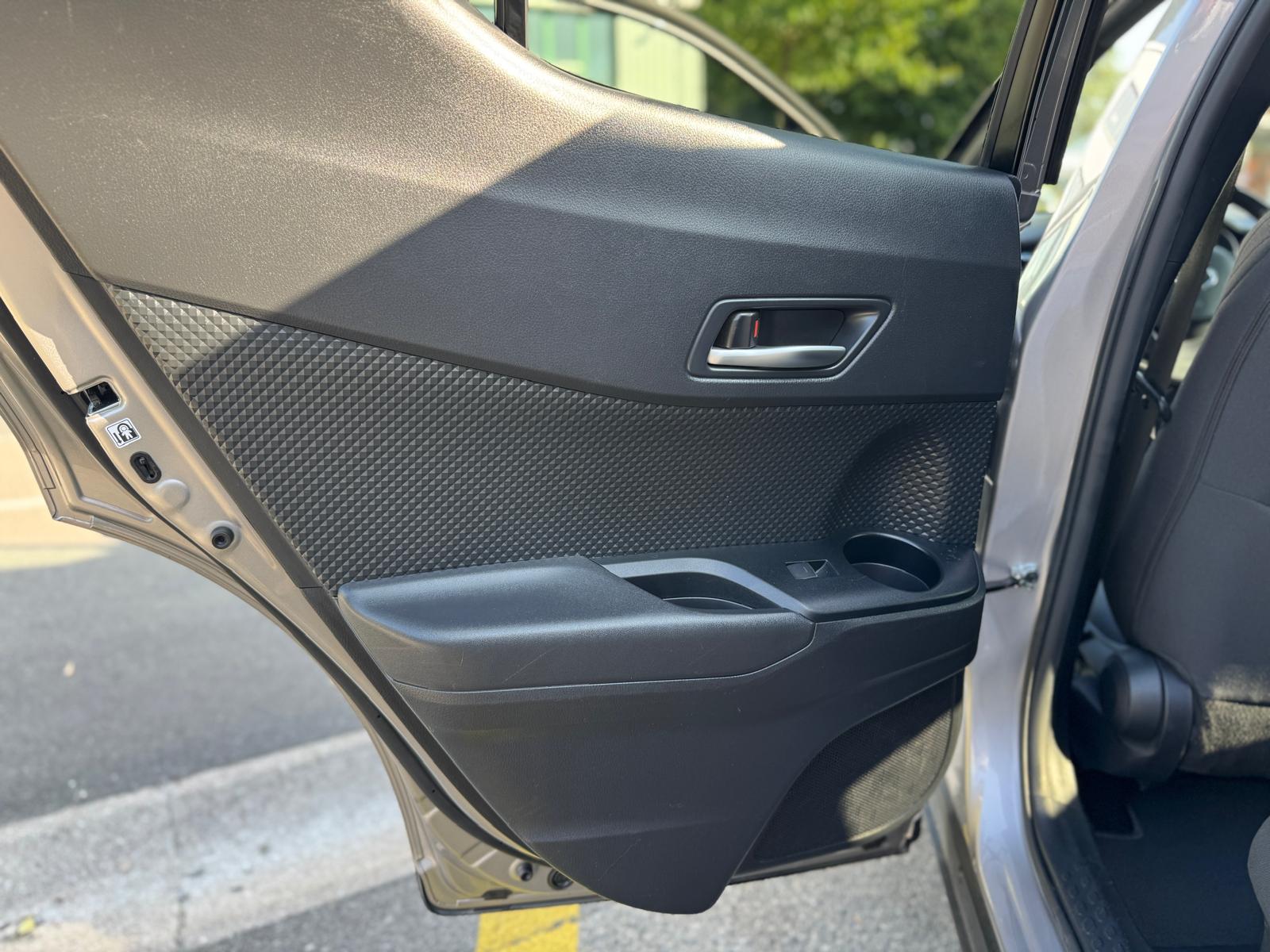 TOYOTA C-HR 1.8 HSD CVT Trend-image-15