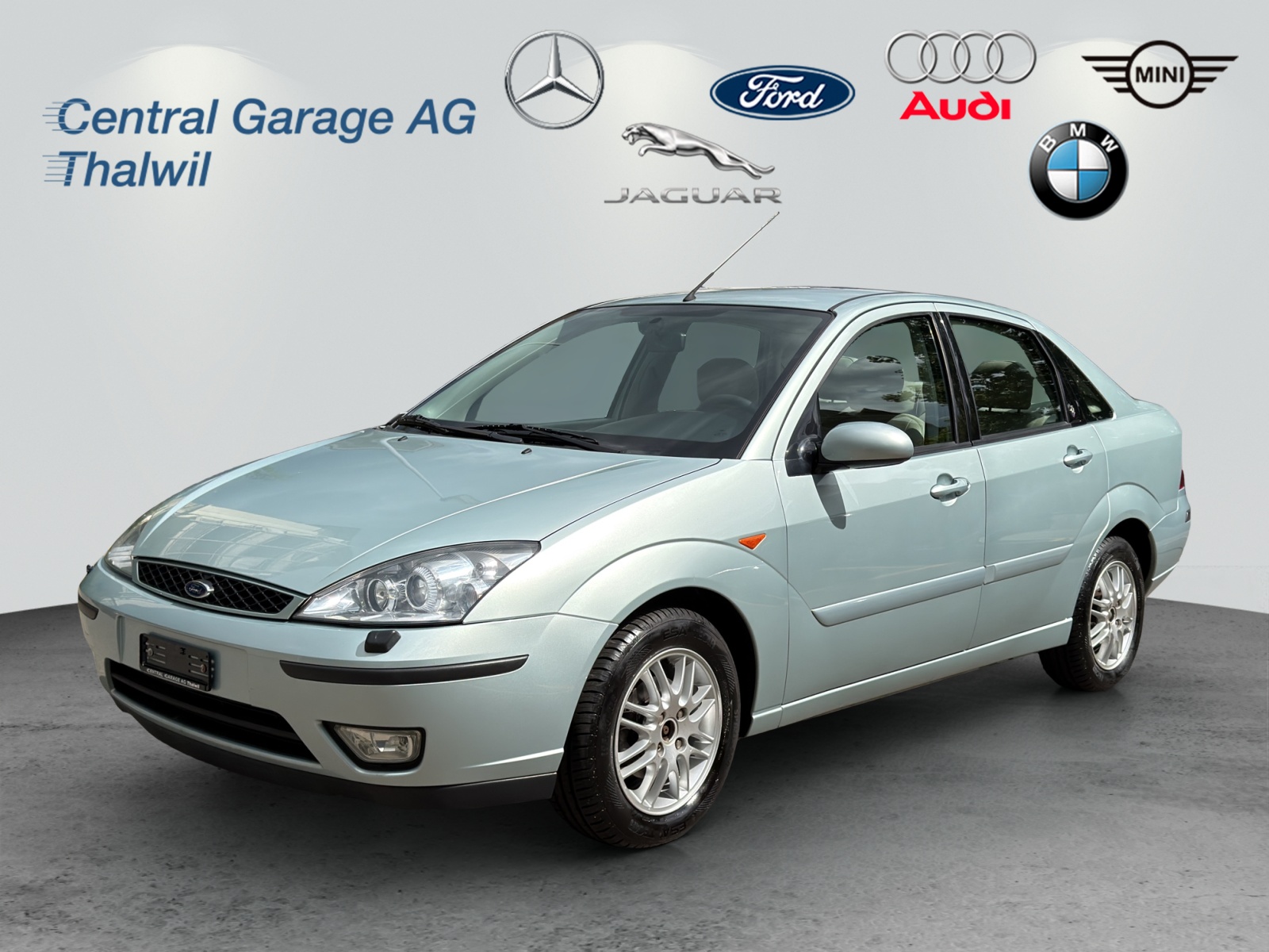 FORD Focus 2.0i 16V Ghia-image-0