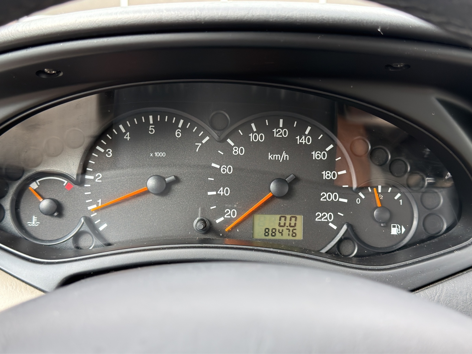 FORD Focus 2.0i 16V Ghia-image-11