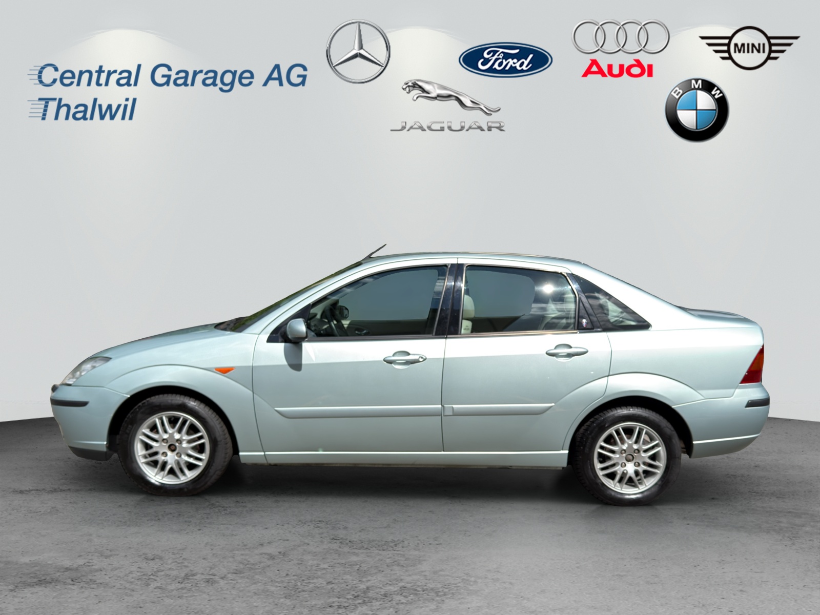 FORD Focus 2.0i 16V Ghia-image-2