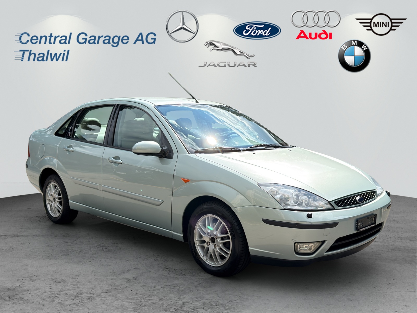 FORD Focus 2.0i 16V Ghia-image-7