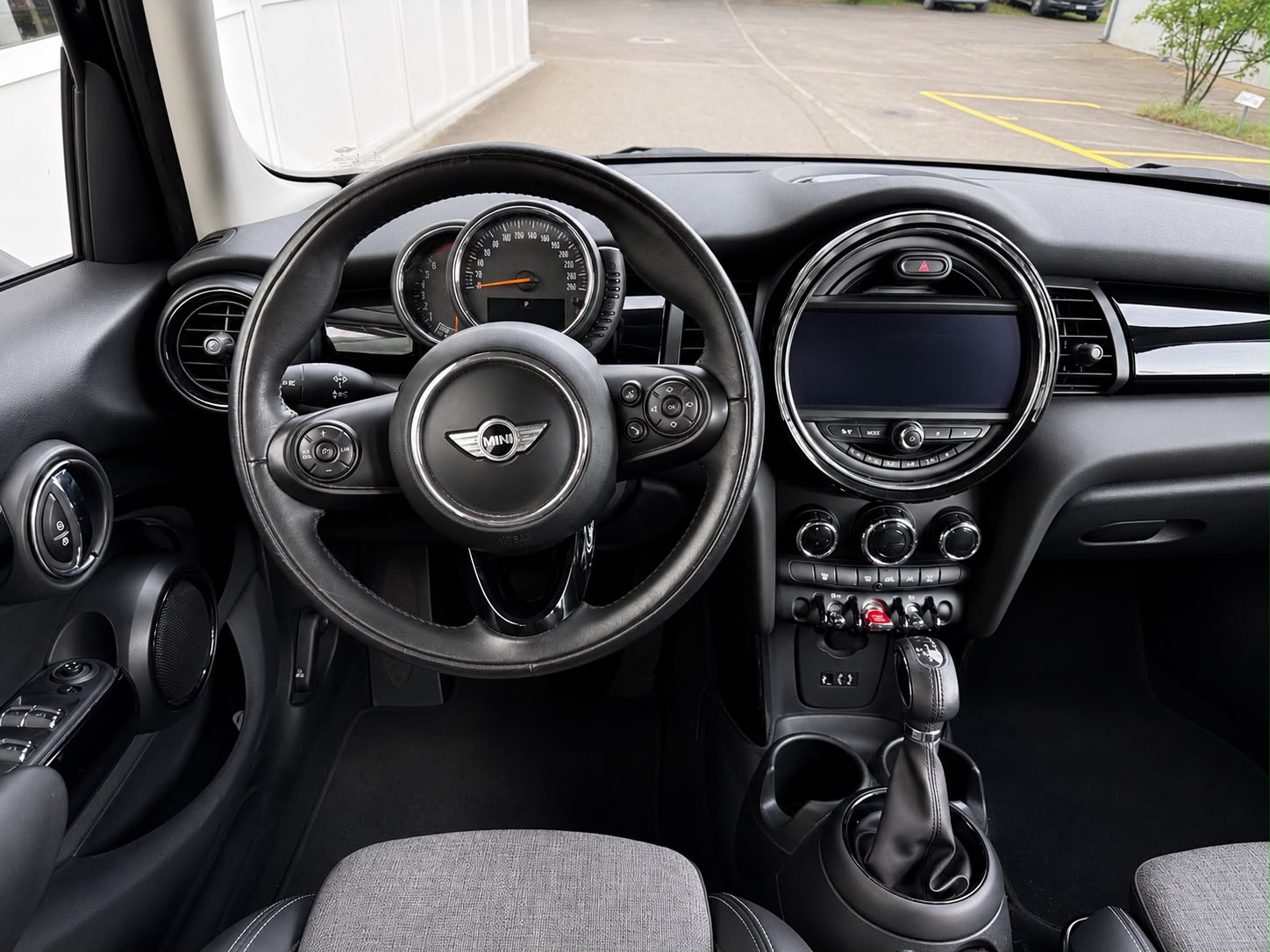 MINI Cooper Steptronic-image-8