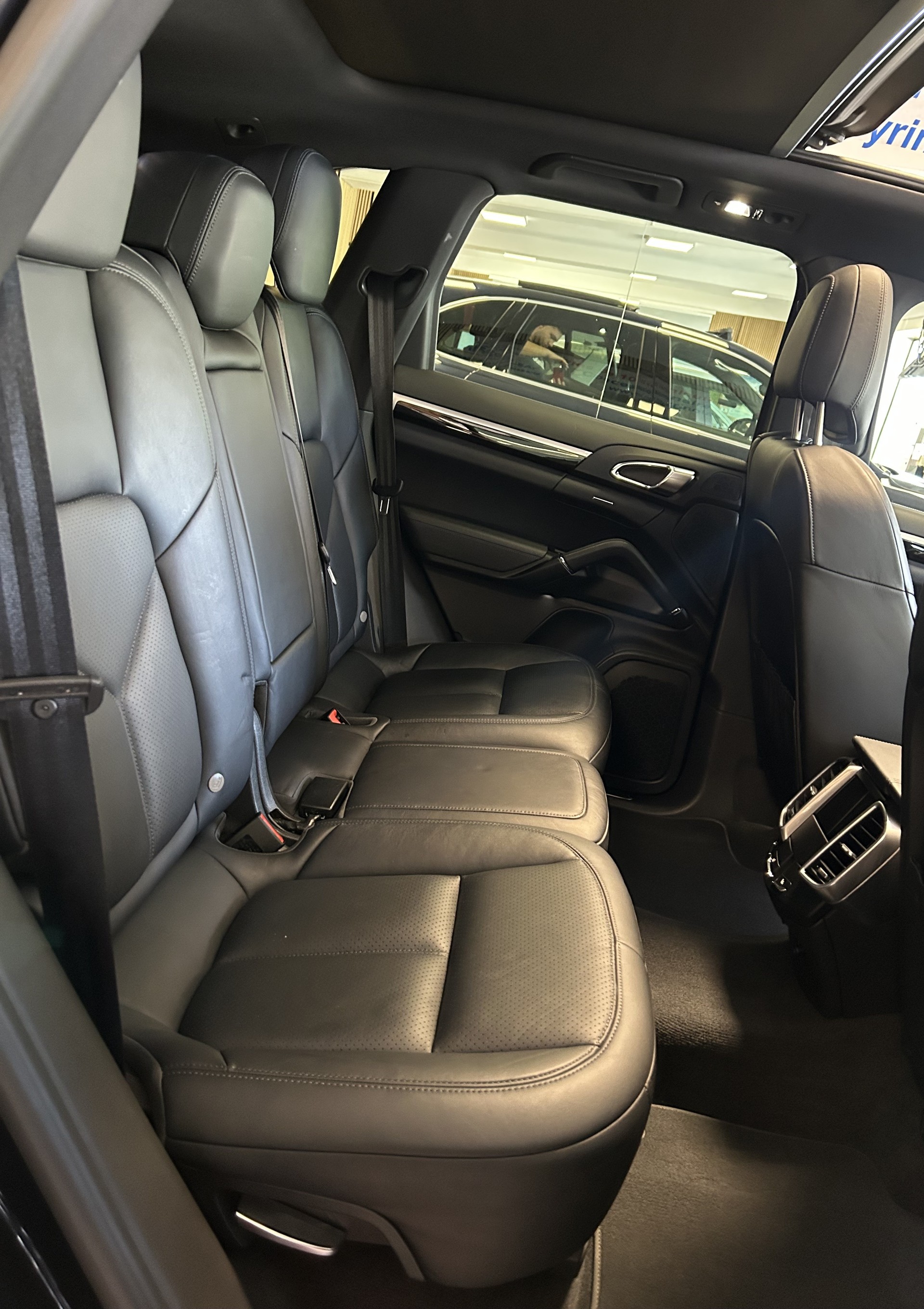 PORSCHE Cayenne 3.6 V6 S TipT-image-15