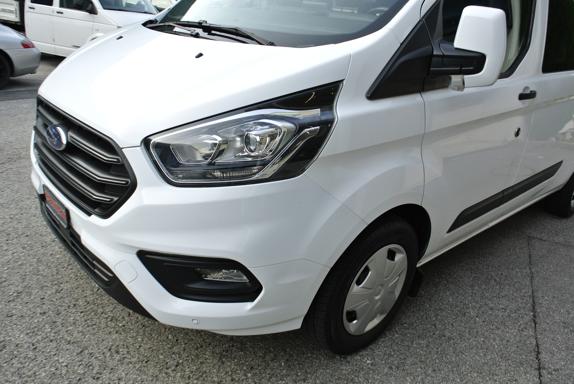 FORD Transit Custom Van 320 L2H1 DK Trend-image-13