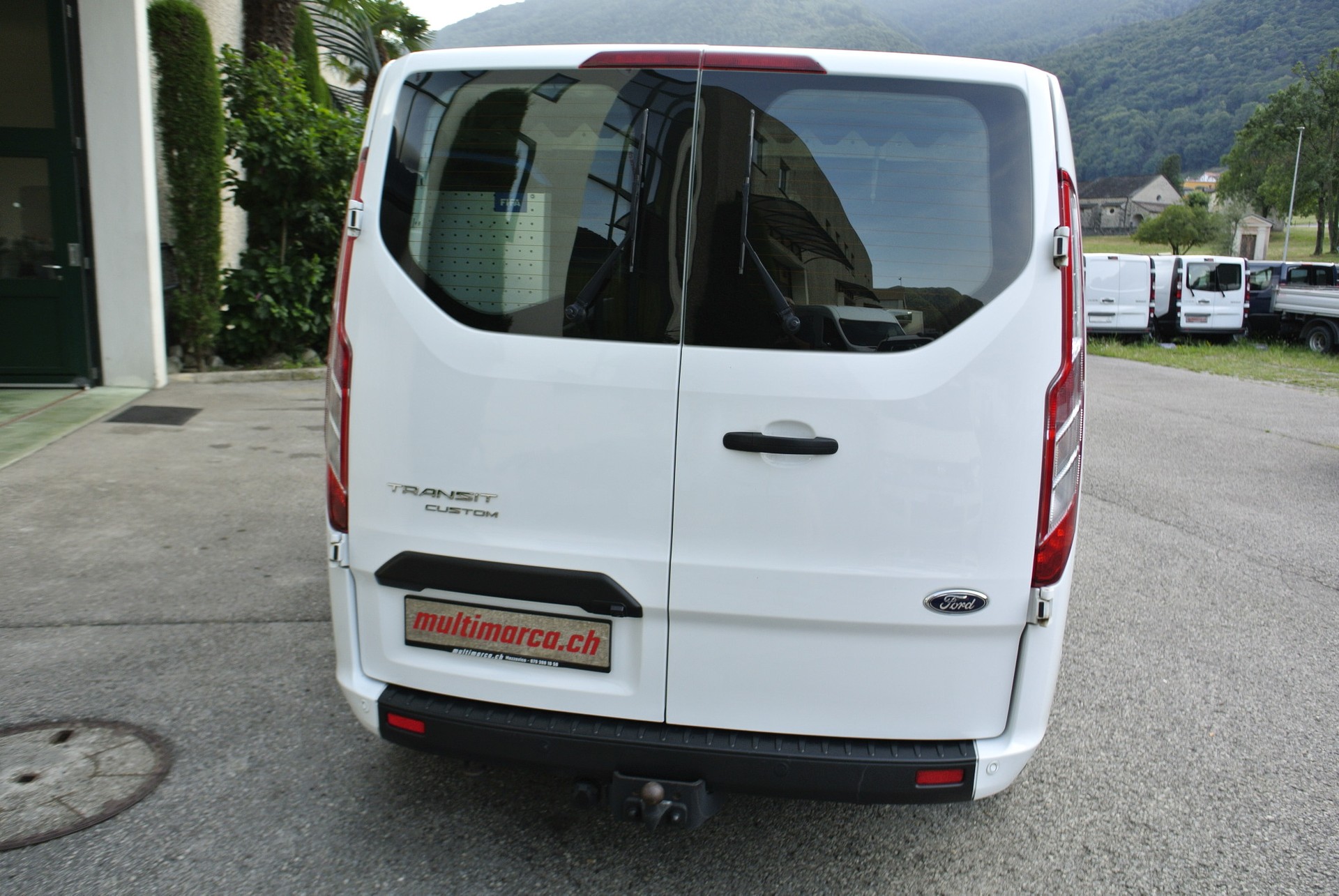 FORD Transit Custom Van 320 L2H1 DK Trend-image-8