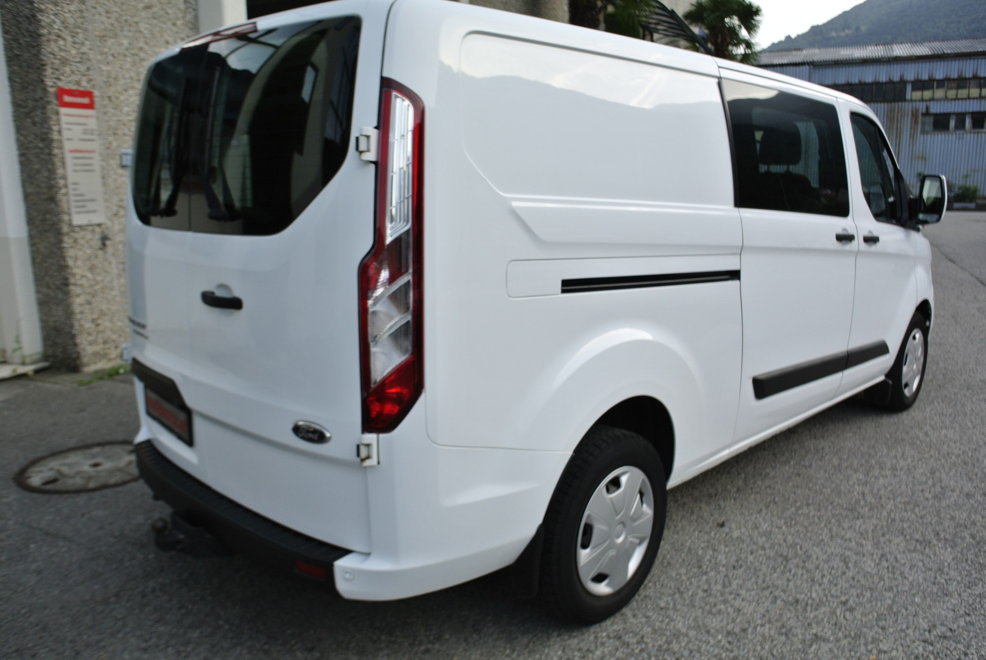 FORD Transit Custom Van 320 L2H1 DK Trend-image-6