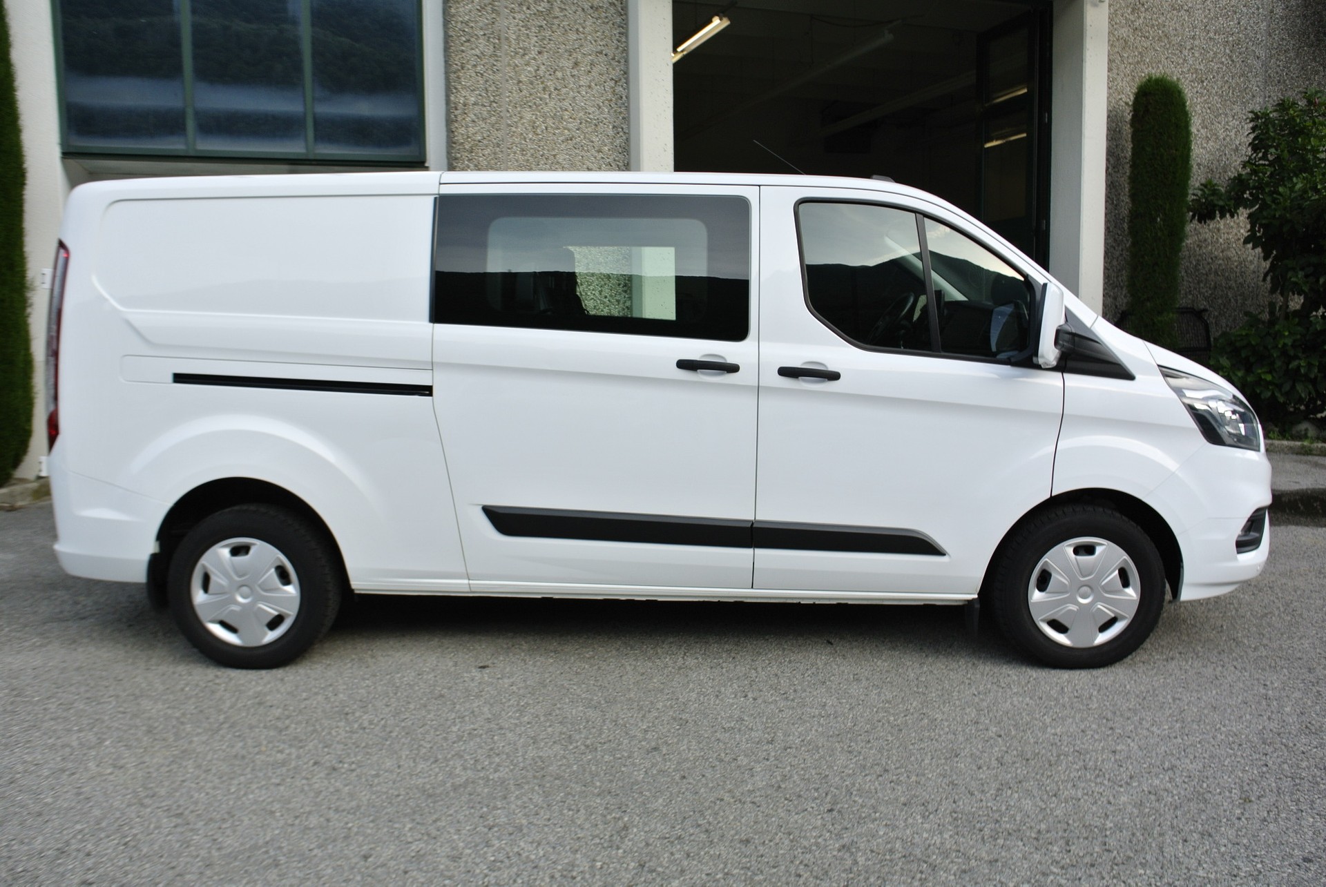 FORD Transit Custom Van 320 L2H1 DK Trend-image-5