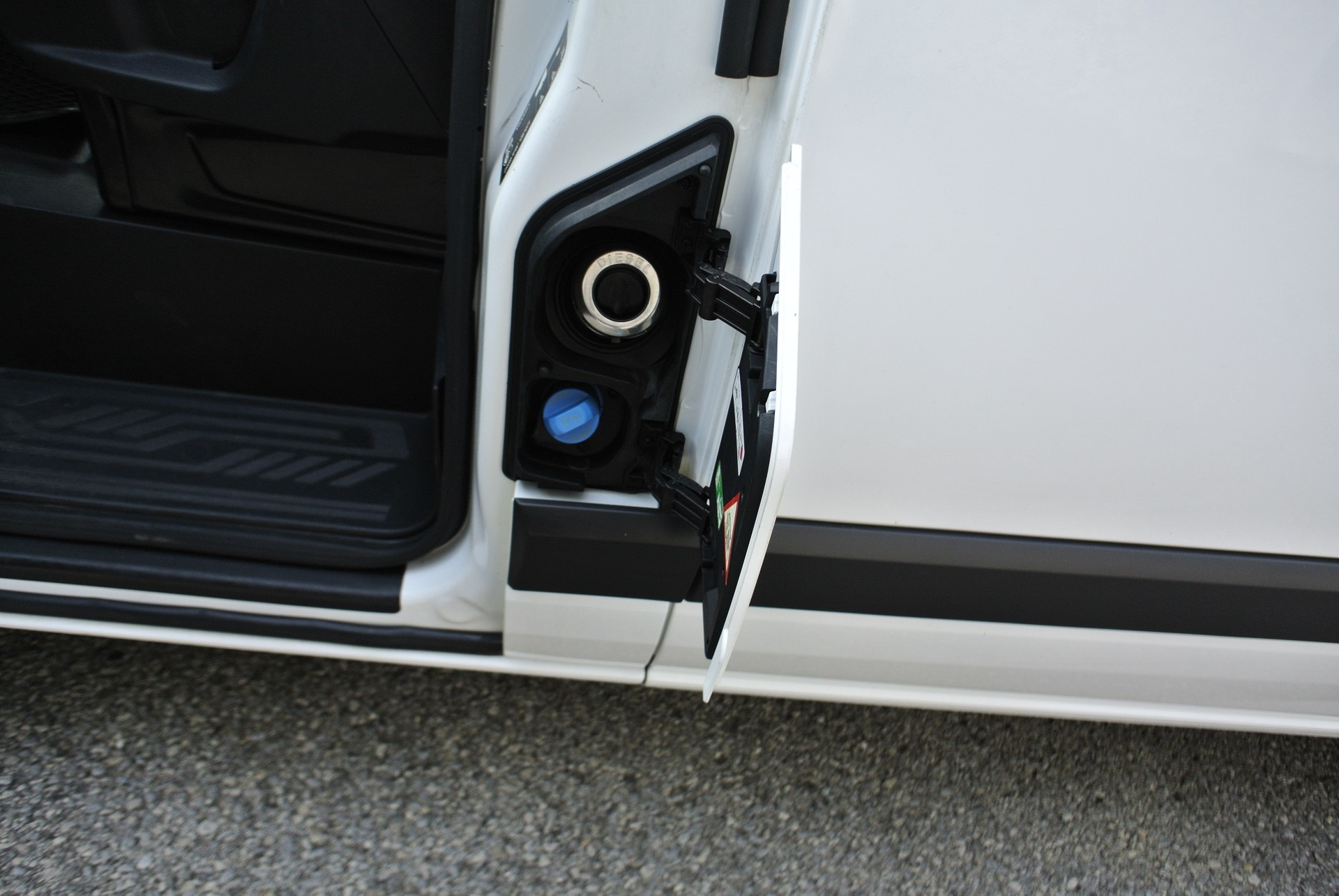 FORD Transit Custom Van 320 L2H1 DK Trend-image-14