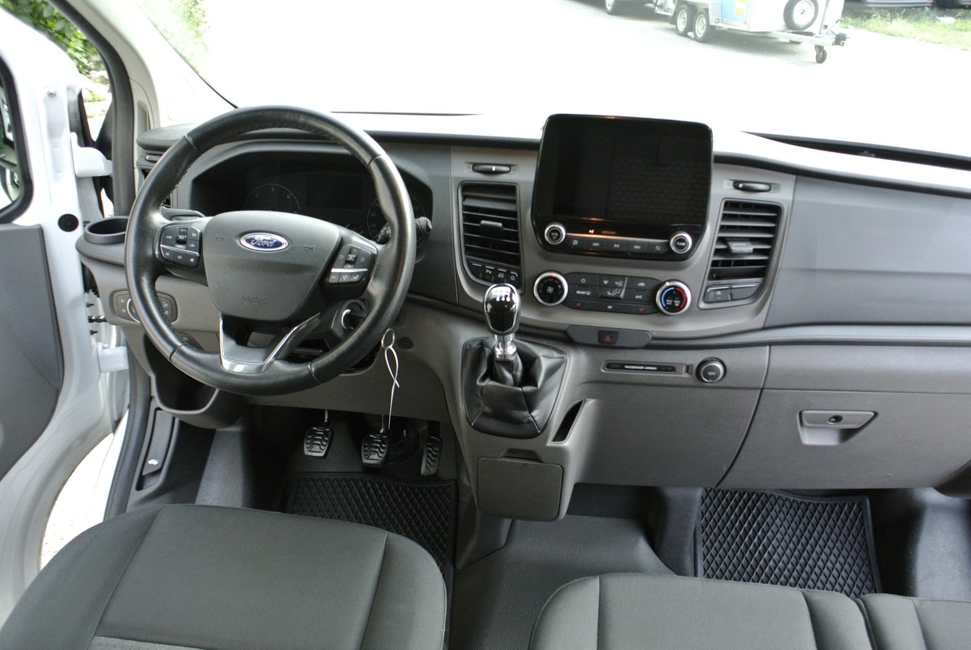 FORD Transit Custom Van 320 L2H1 DK Trend-image-24