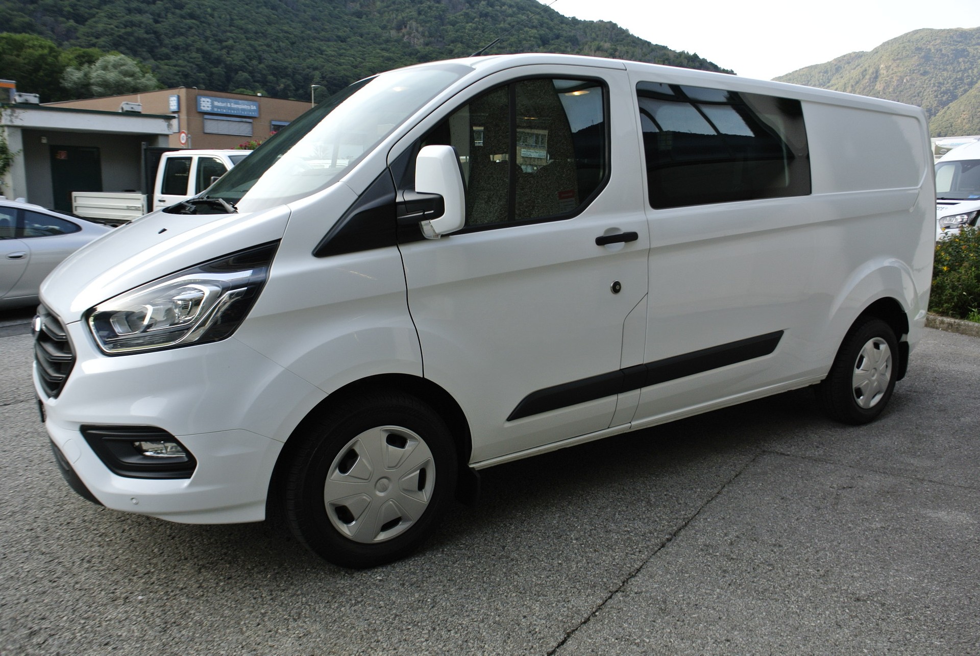 FORD Transit Custom Van 320 L2H1 DK Trend-image-2