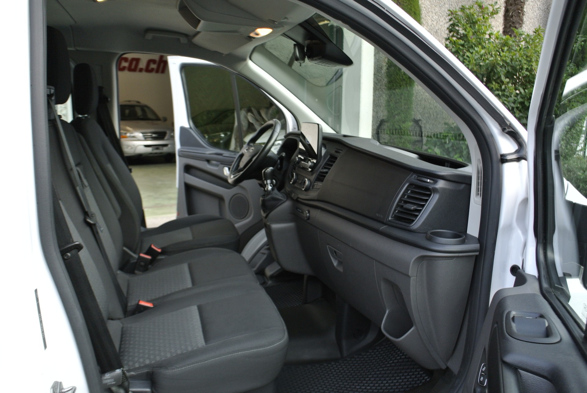 FORD Transit Custom Van 320 L2H1 DK Trend-image-21