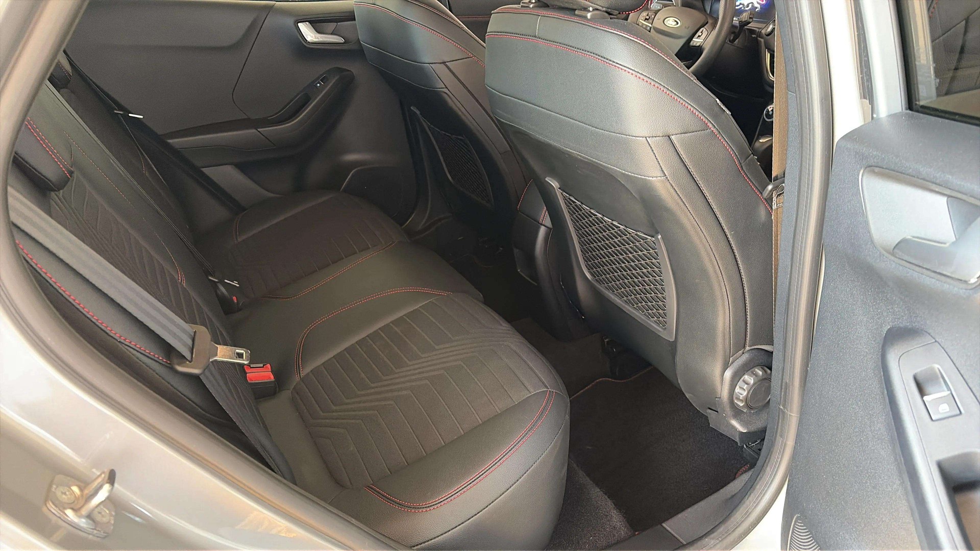 FORD Puma 1.0 MHEV ST-Line X Automat mit B&O & AHK + Winterreifen-image-14