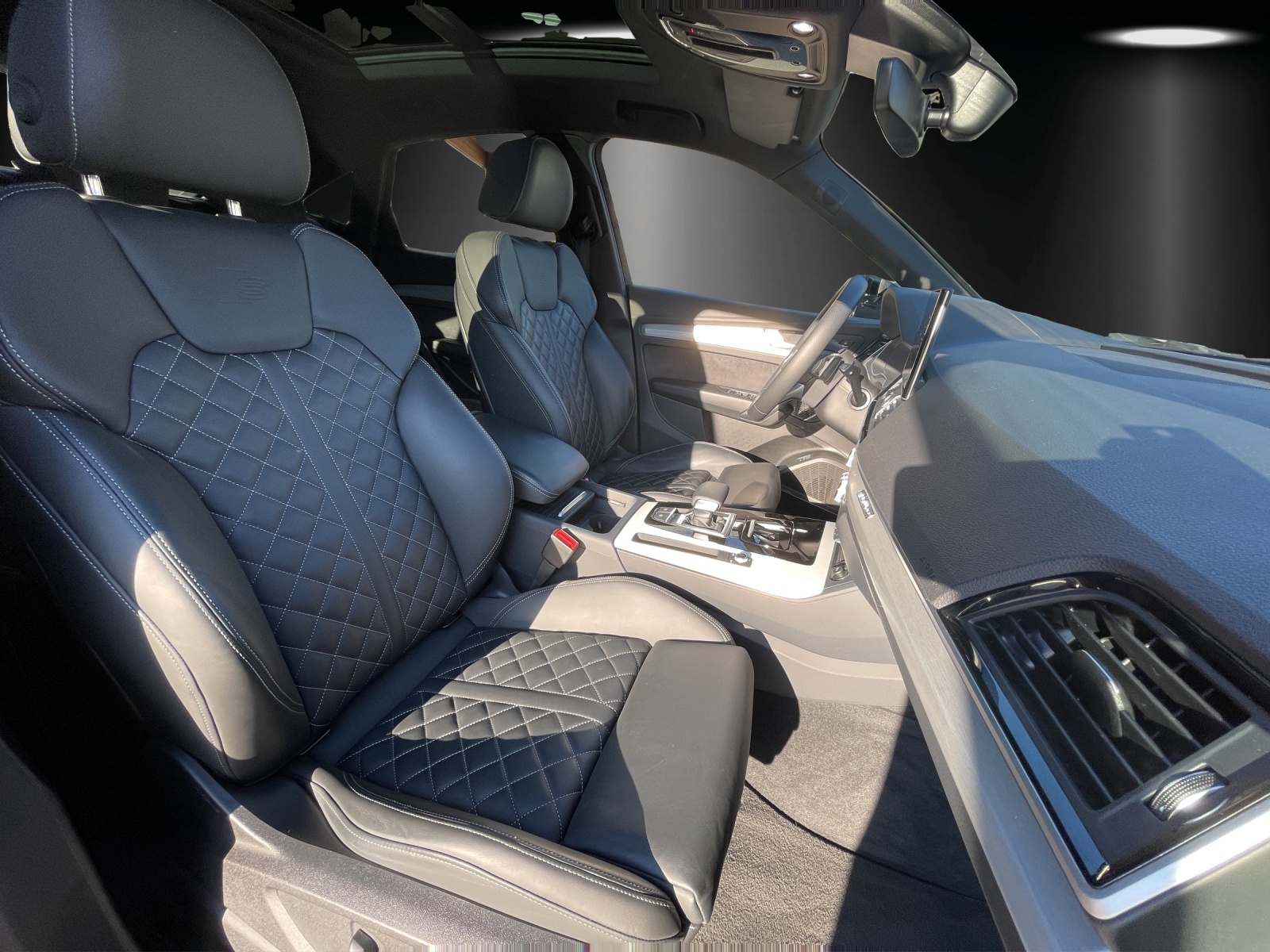 AUDI Q5 Sportback 45 TFSI S line quattro S-tronic-image-8