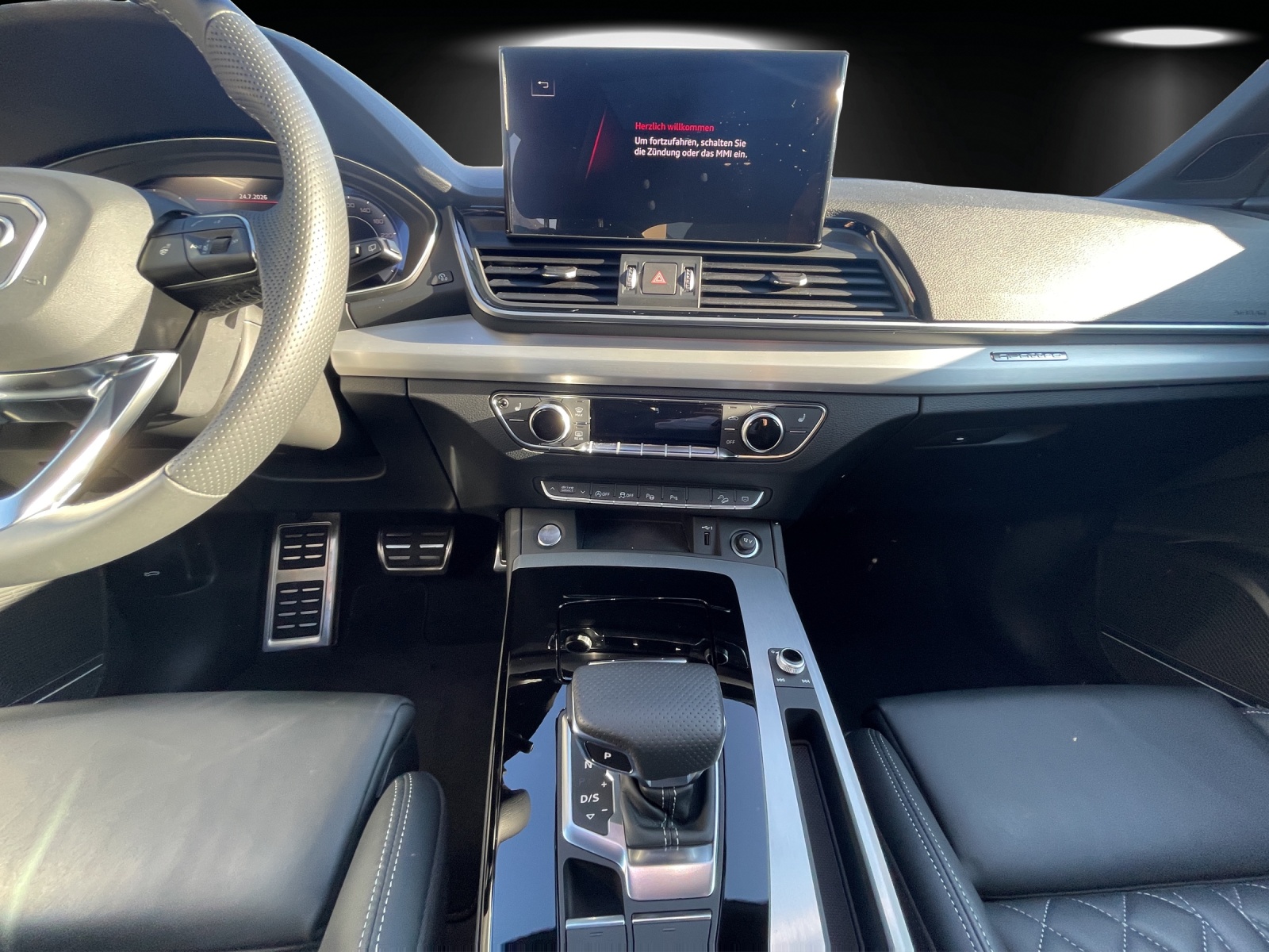 AUDI Q5 Sportback 45 TFSI S line quattro S-tronic-image-11