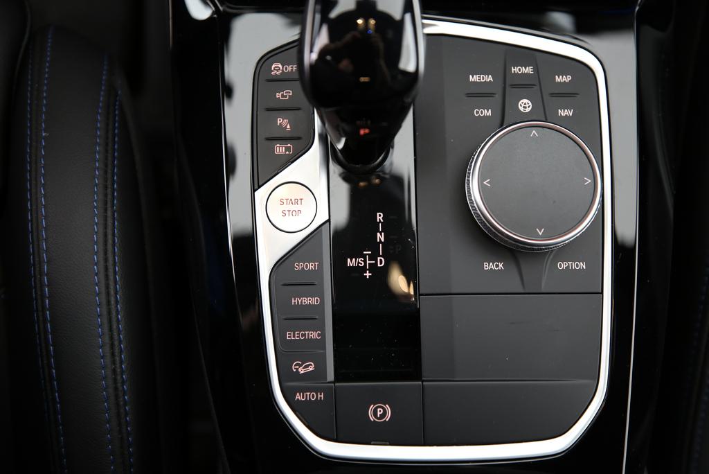 BMW X3 30e xDrive-image-11