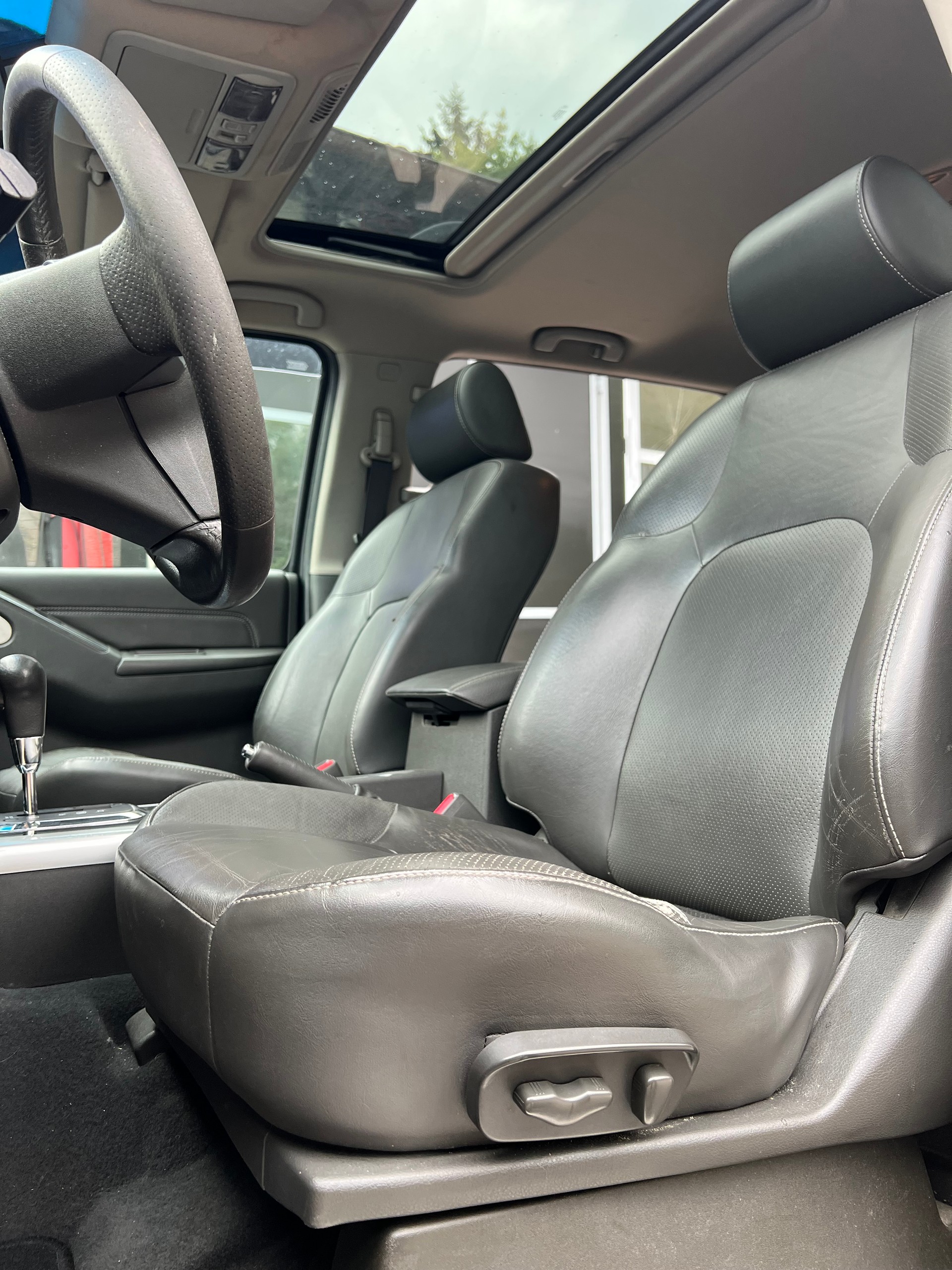 NISSAN Pathfinder 3.0 dCi LE Automatic-image-11