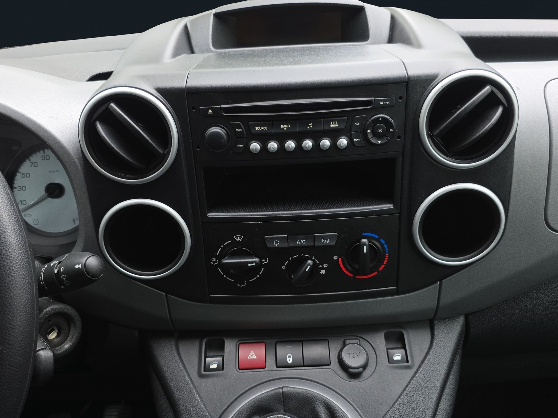 CITROEN Berlingo 1.2i Feel-image-12