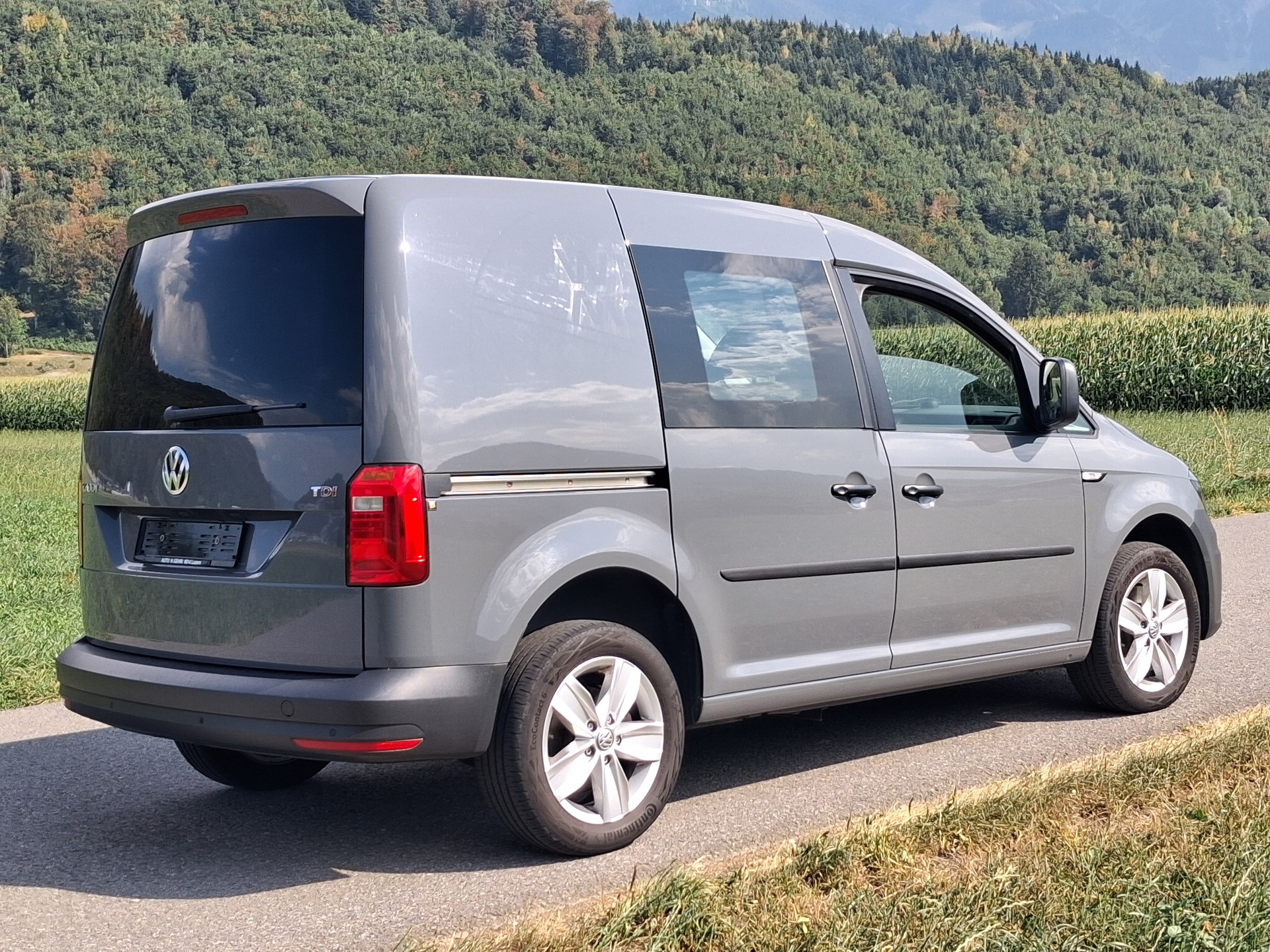 VW Caddy 2.0TDI BlueMotion Technology DSG-image-0