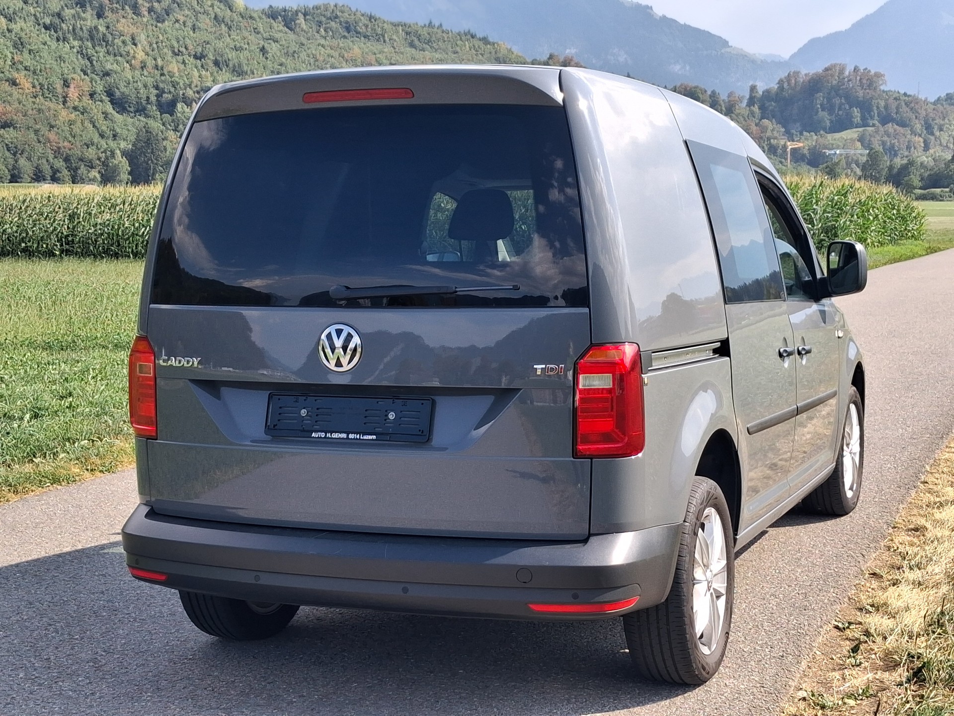 VW Caddy 2.0TDI BlueMotion Technology DSG-image-2