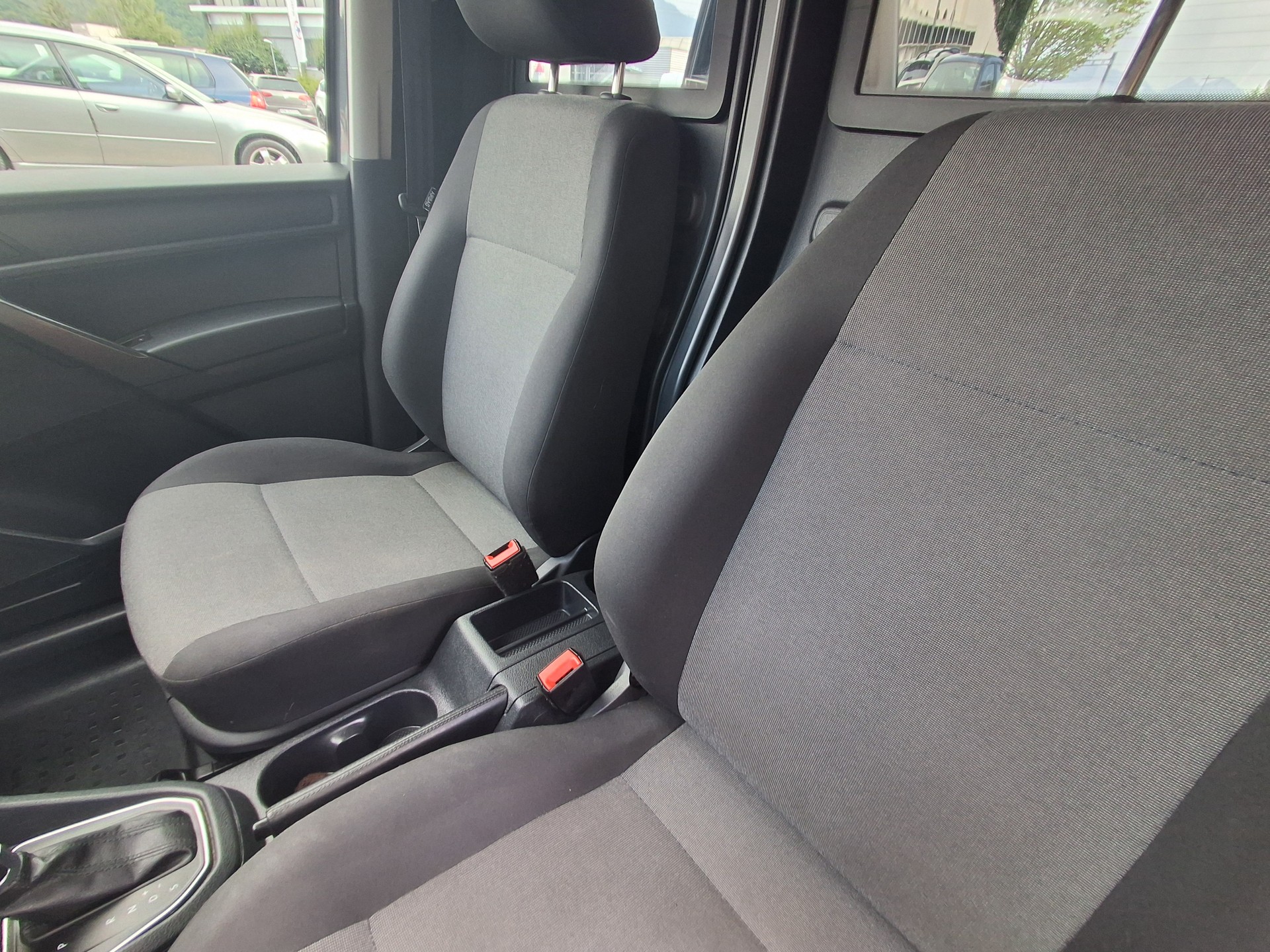 VW Caddy 2.0TDI BlueMotion Technology DSG-image-6