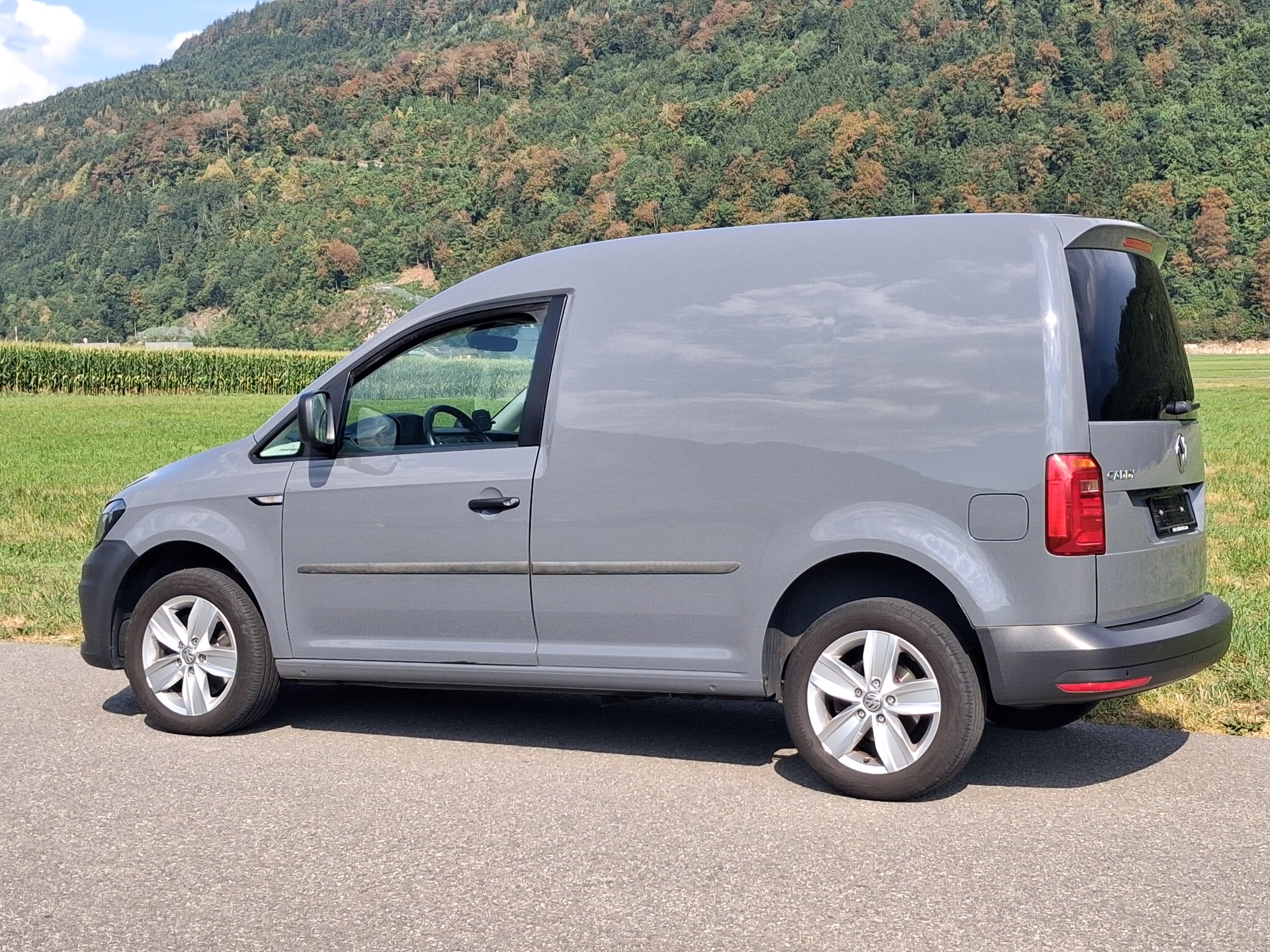 VW Caddy 2.0TDI BlueMotion Technology DSG-image-3