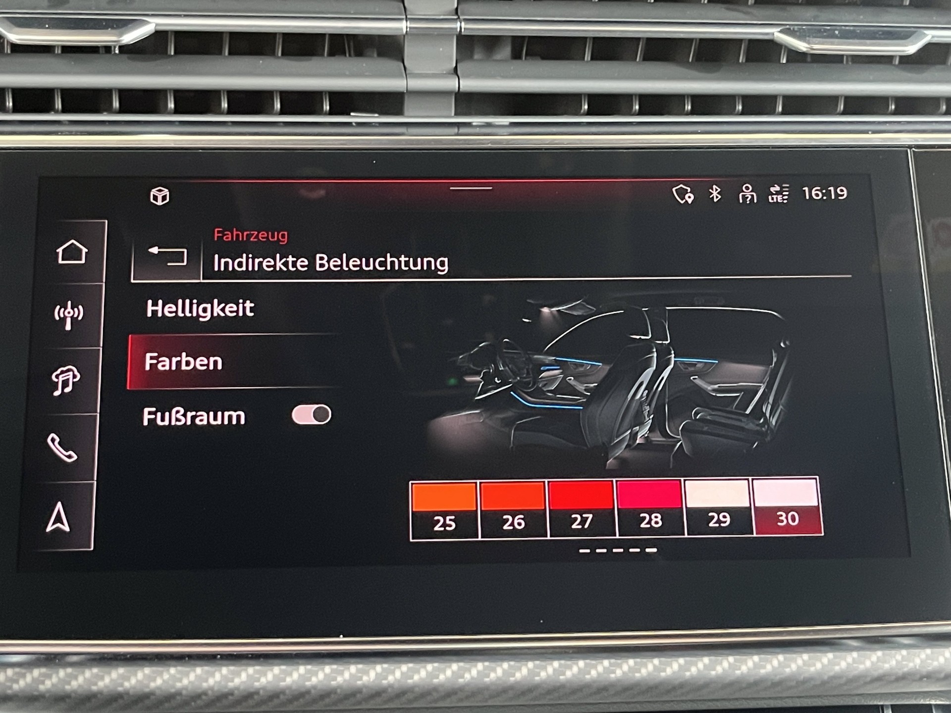 AUDI RSQ8 performance quattro*Panodach, Standheizung, AHK, Luftfederung, (5-Jahre Garantie)-image-25