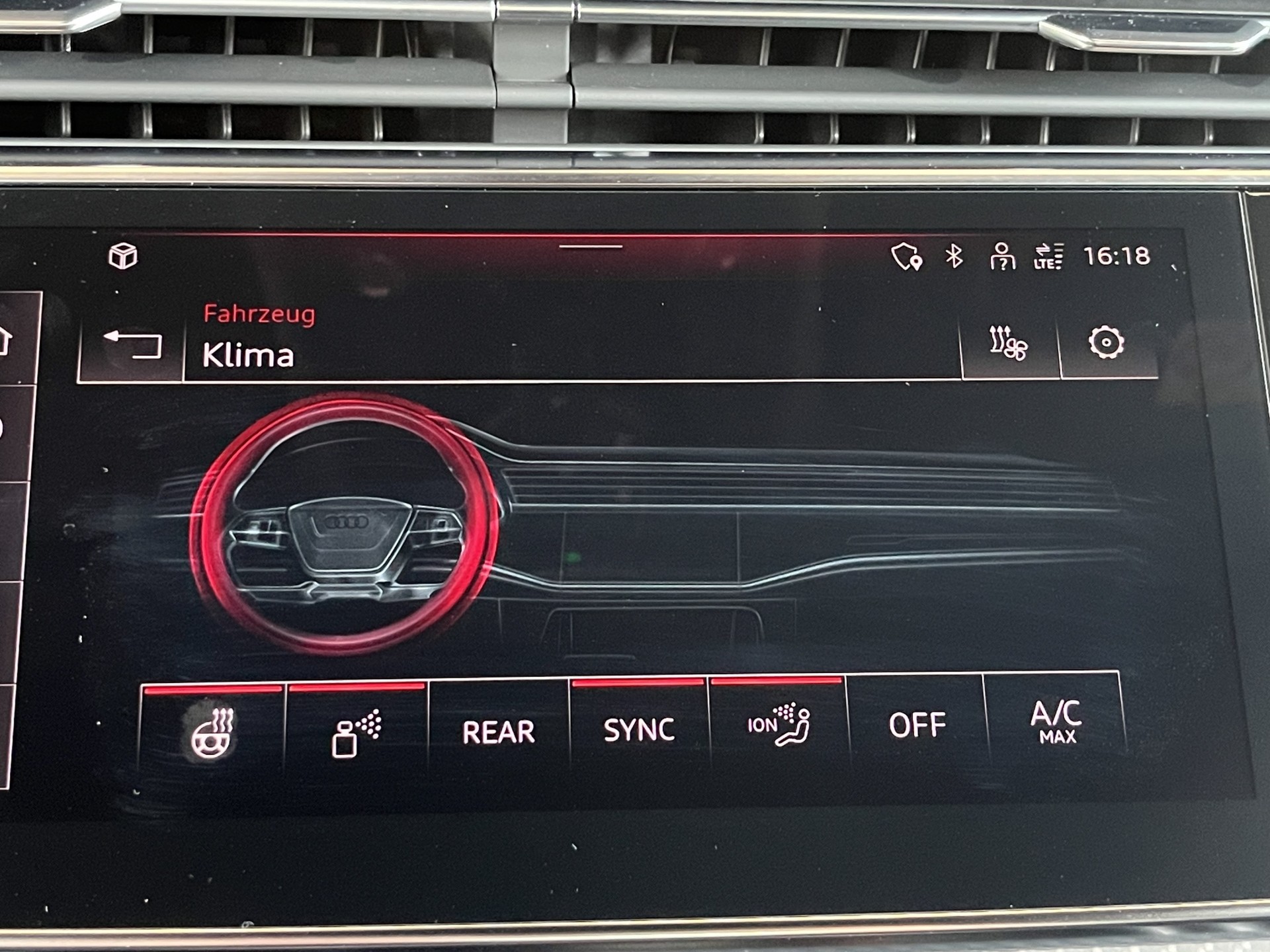 AUDI RSQ8 performance quattro*Panodach, Standheizung, AHK, Luftfederung, (5-Jahre Garantie)-image-23
