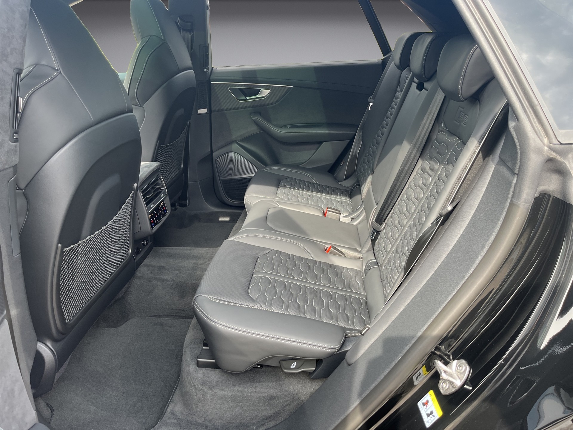 AUDI RSQ8 performance quattro*Panodach, Standheizung, AHK, Luftfederung, (5-Jahre Garantie)-image-9