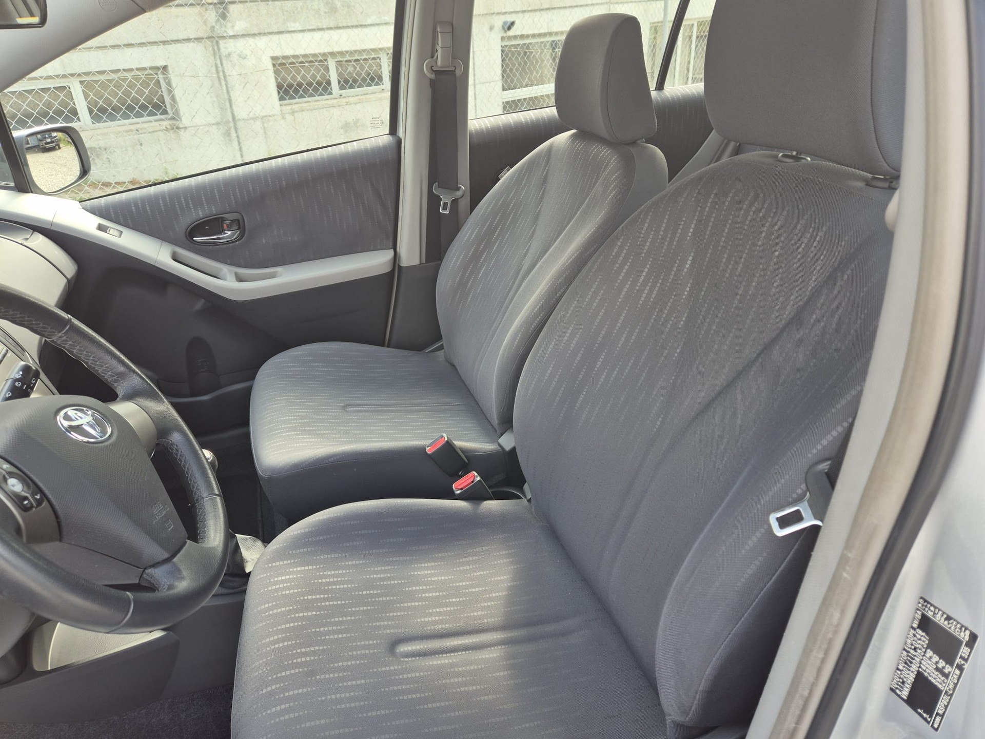 TOYOTA Yaris 1.33 Linea Luna-image-9