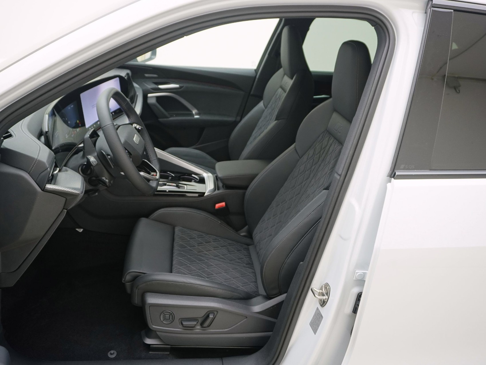 AUDI SQ5 SUV 3.0 V6 TFSI quattro S-Tronic-image-13