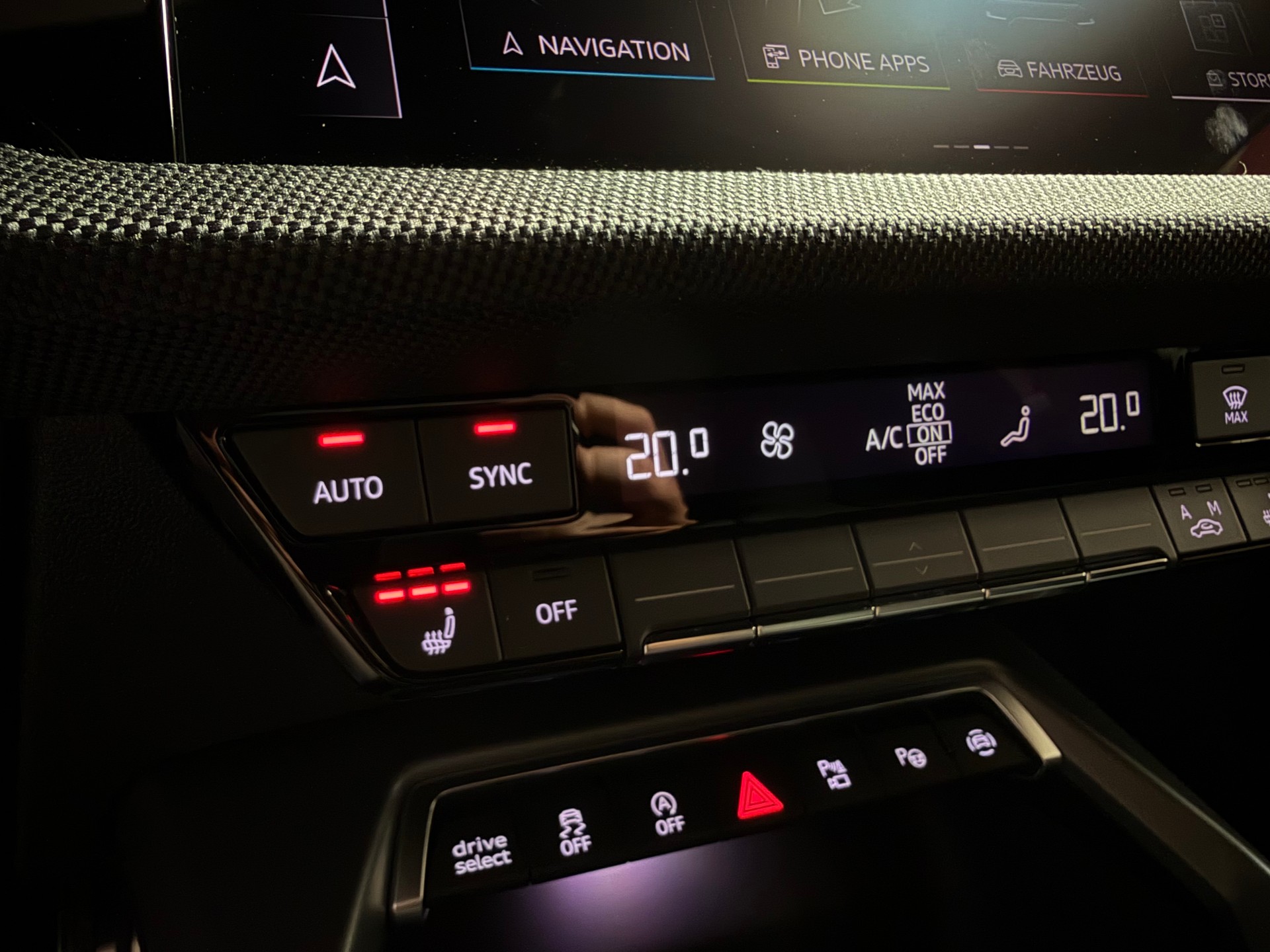 AUDI S3 Sportback TFSI quattro S-tronic-image-23