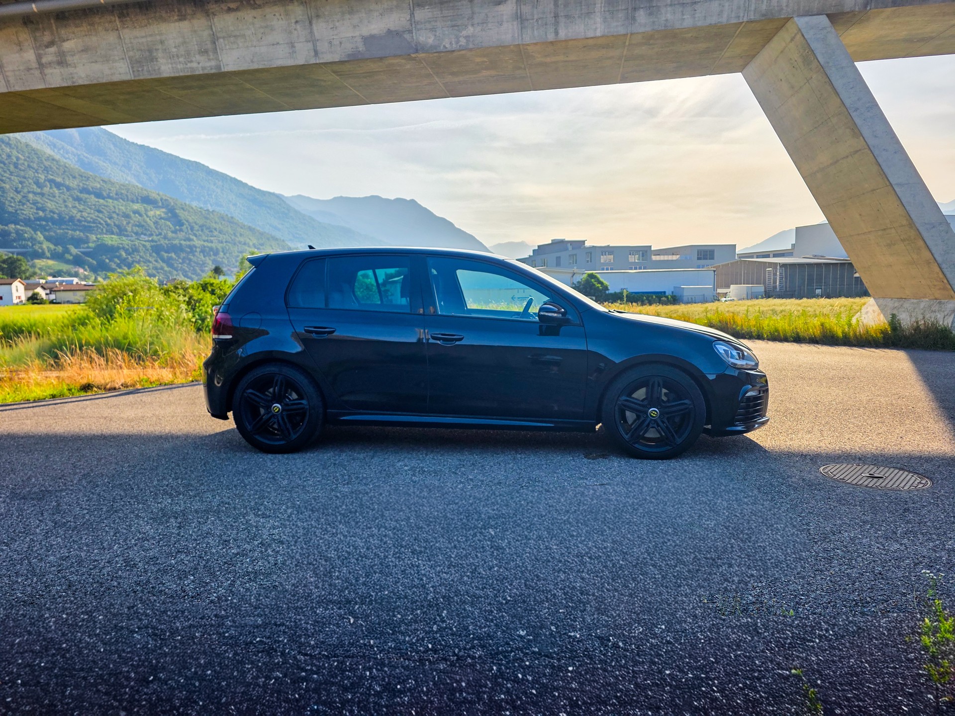 VW Golf 2.0 TSI R 4Motion DSG-image-4