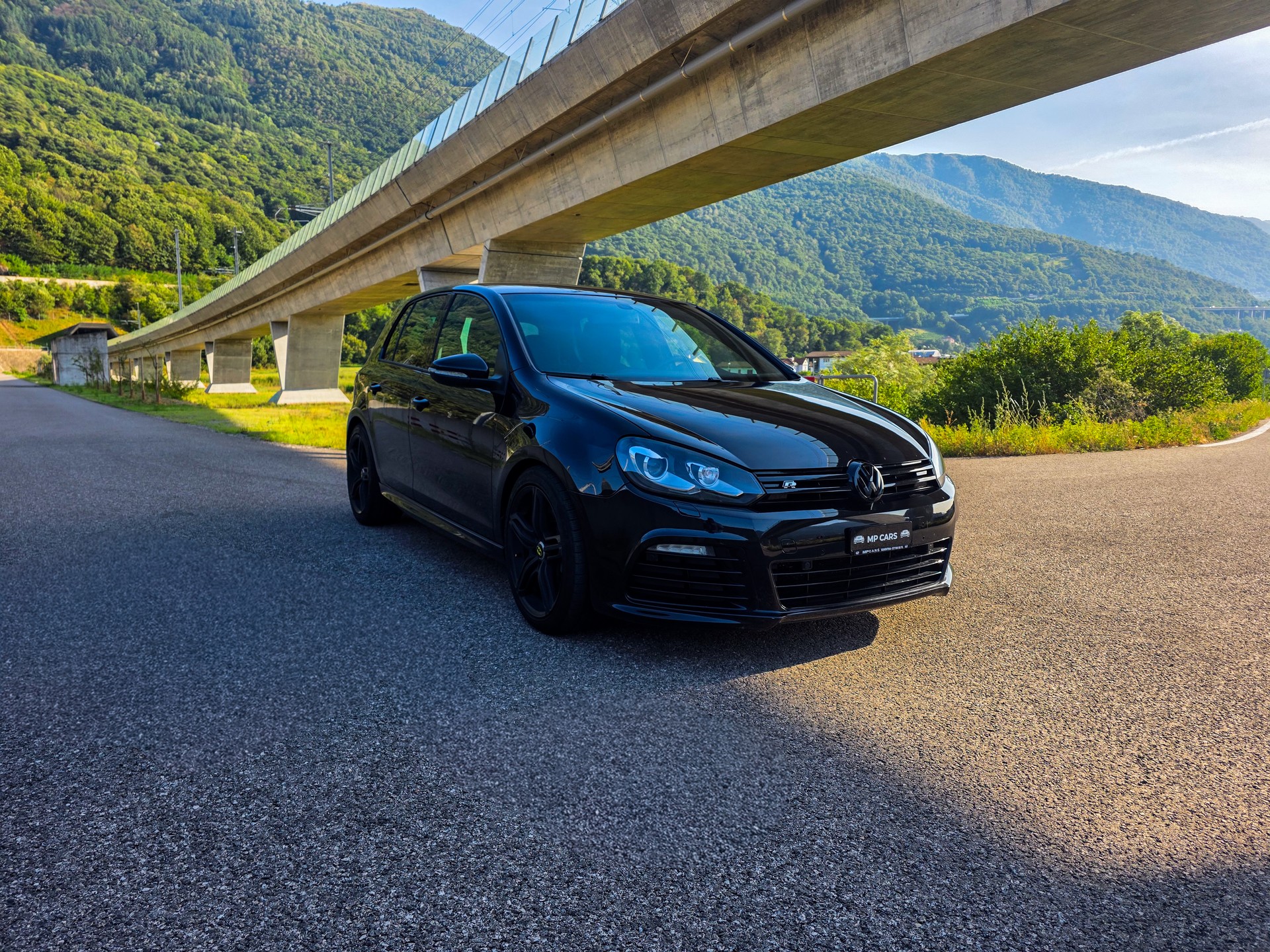 VW Golf 2.0 TSI R 4Motion DSG-image-7