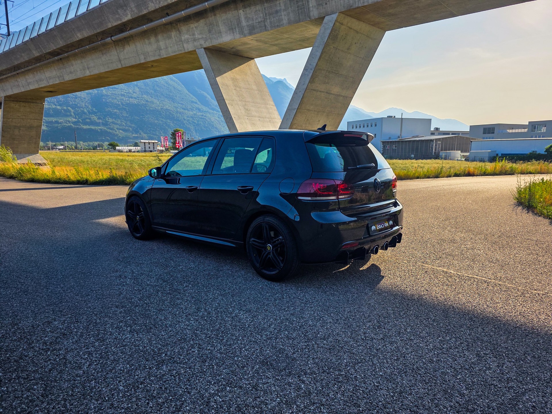 VW Golf 2.0 TSI R 4Motion DSG-image-6